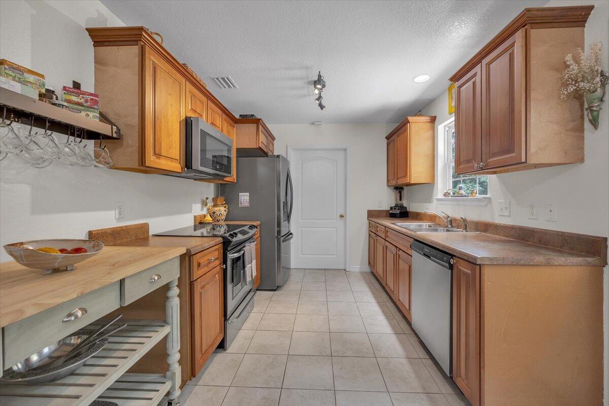 65 Sidney Ave - Residential