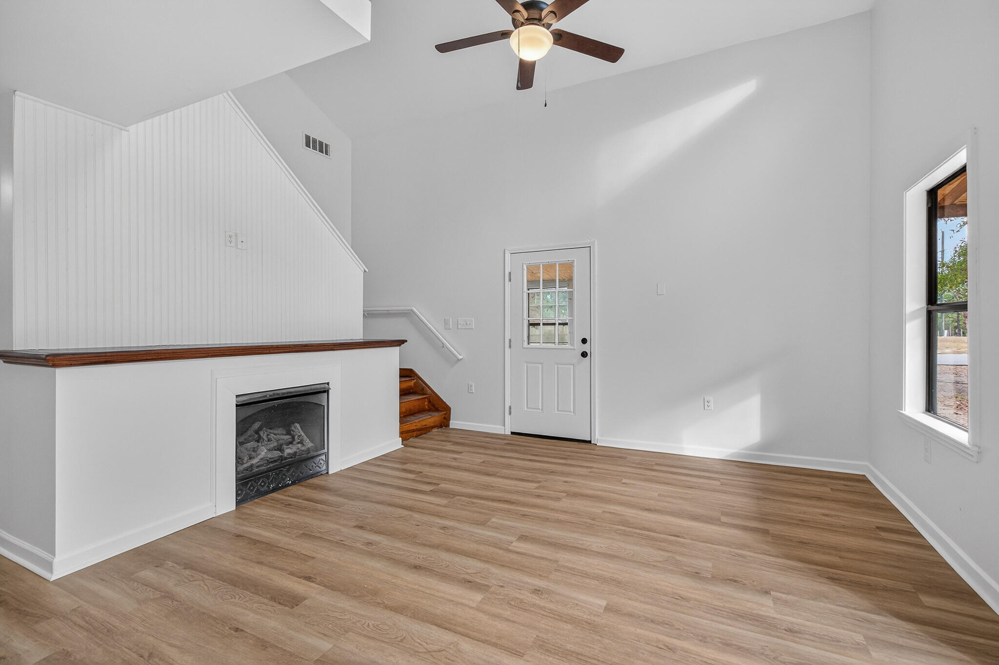 OAKWOOD LAKES ESTATES - Residential