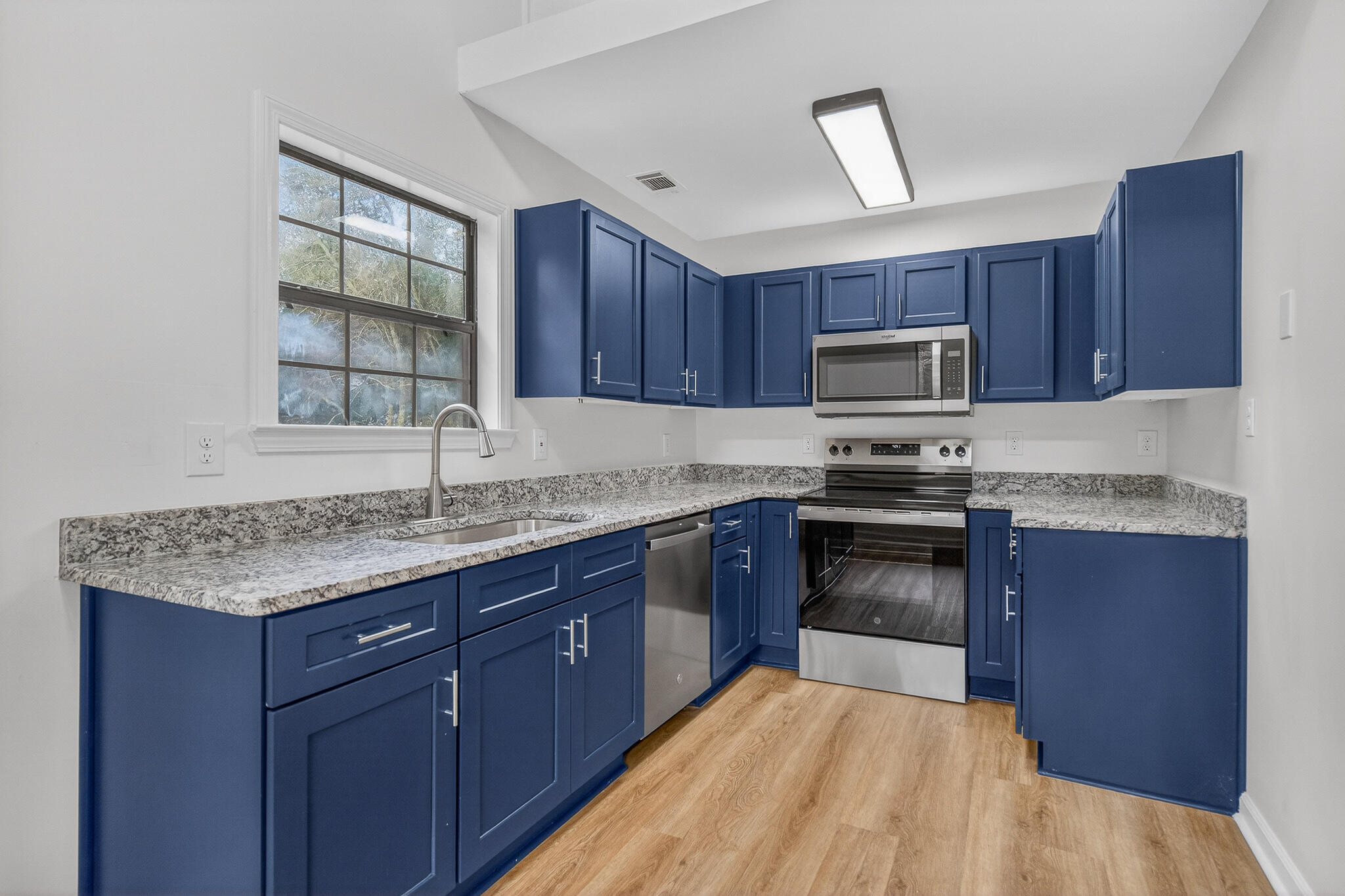 OAKWOOD LAKES ESTATES - Residential