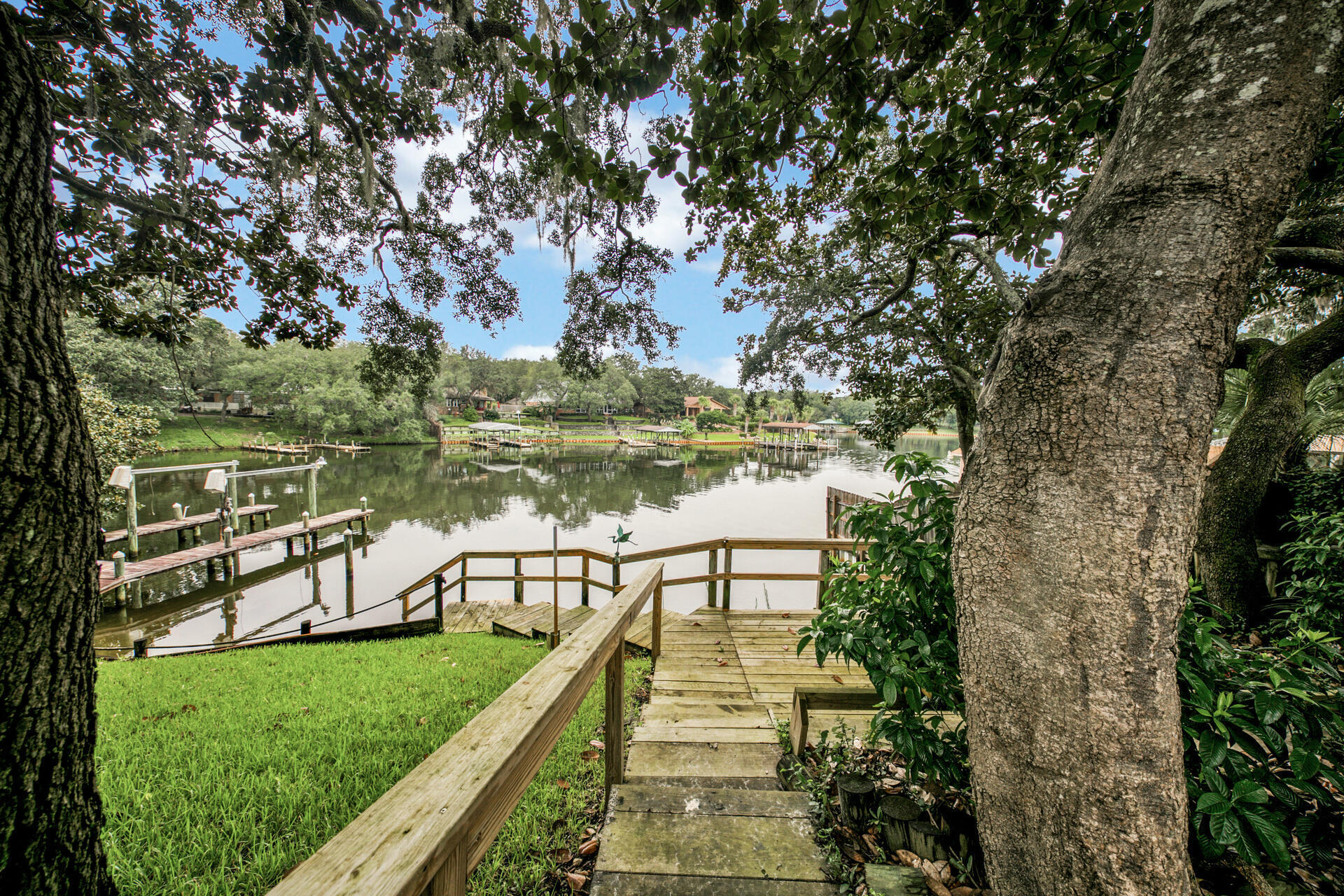 WATERS BEACH - Residential