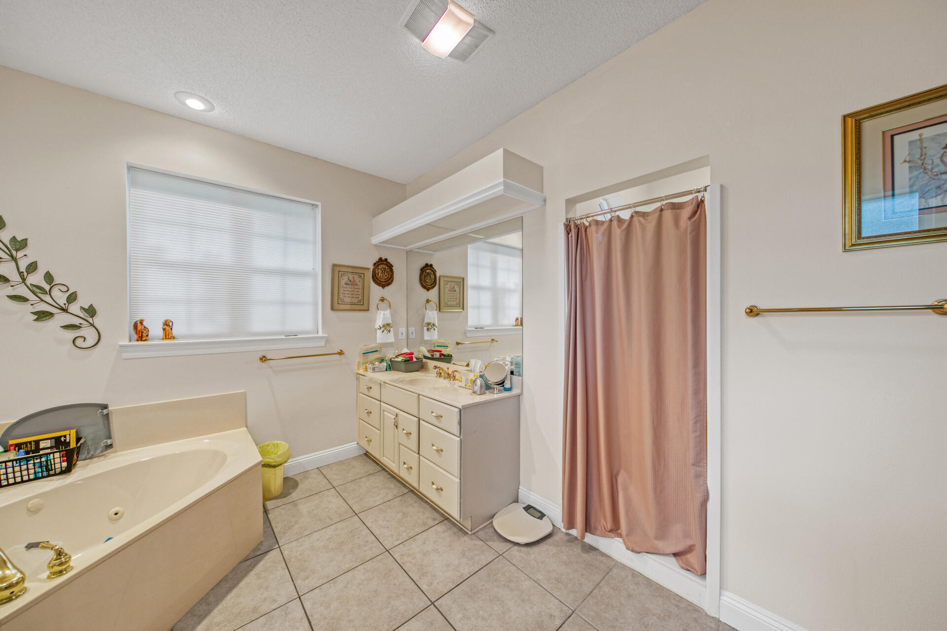 WATERS BEACH - Residential
