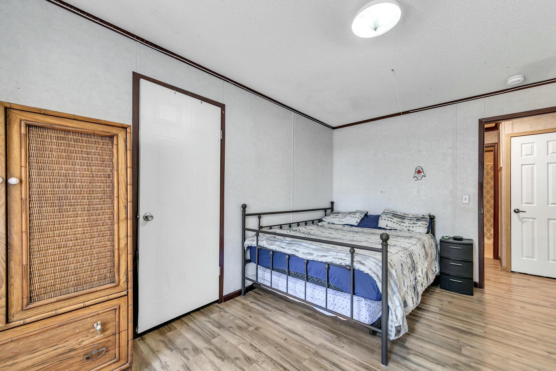 CREEKSIDE - Residential