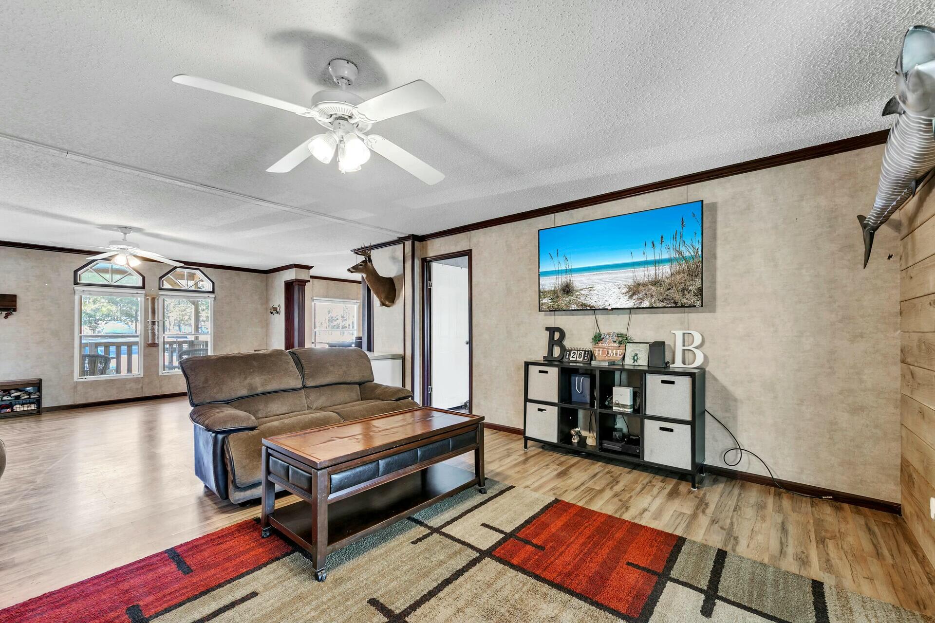 CREEKSIDE - Residential