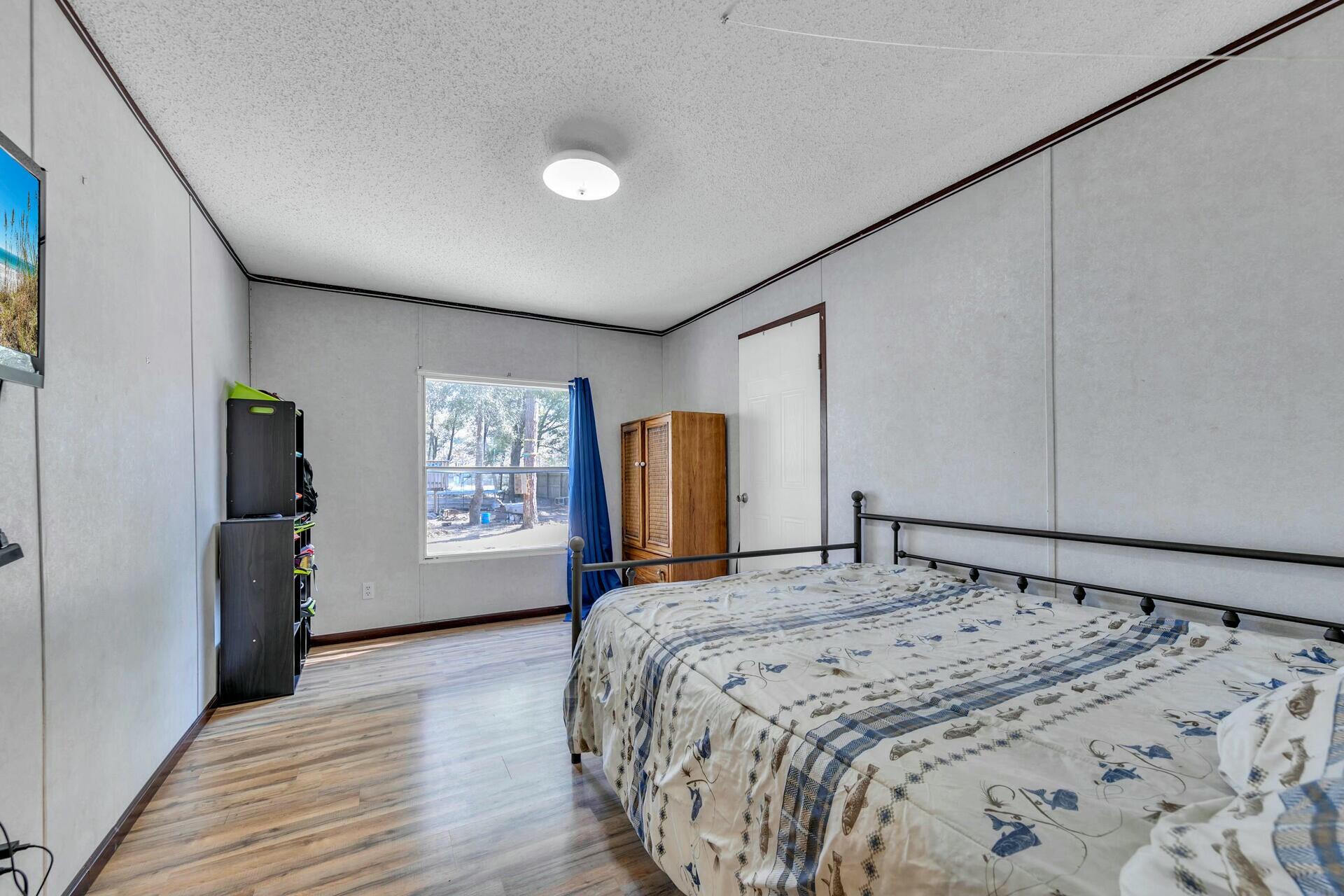 CREEKSIDE - Residential