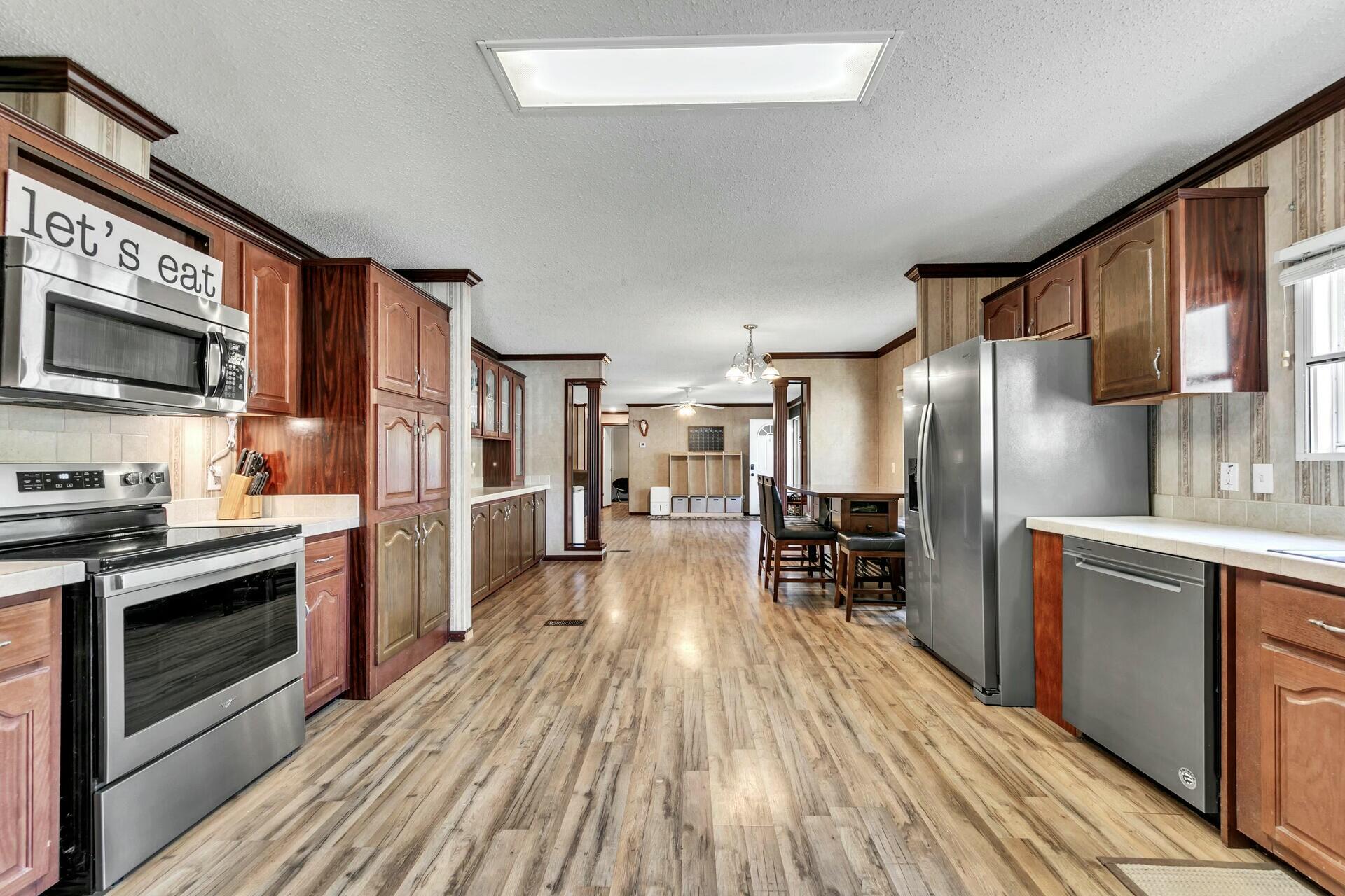 CREEKSIDE - Residential