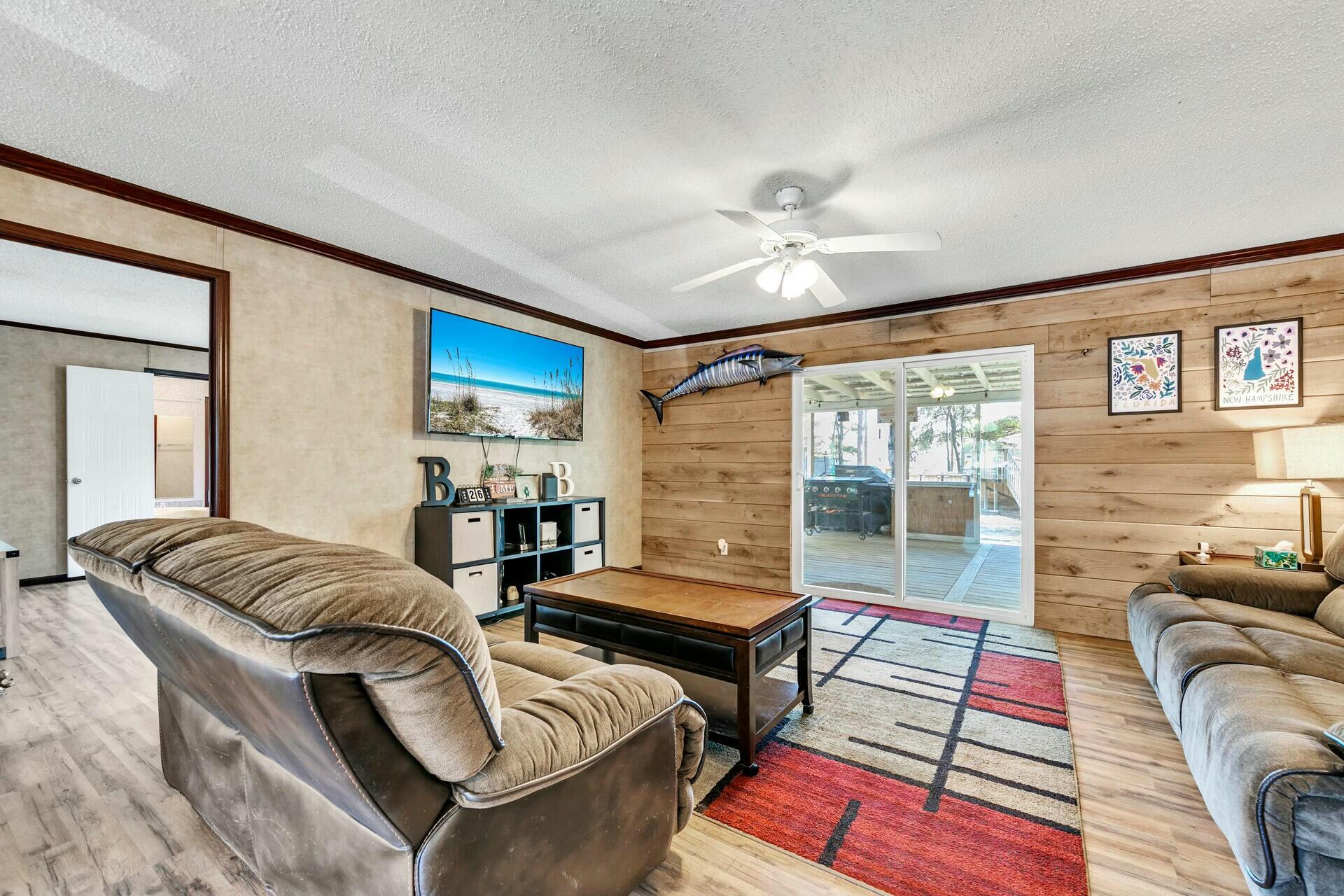 CREEKSIDE - Residential