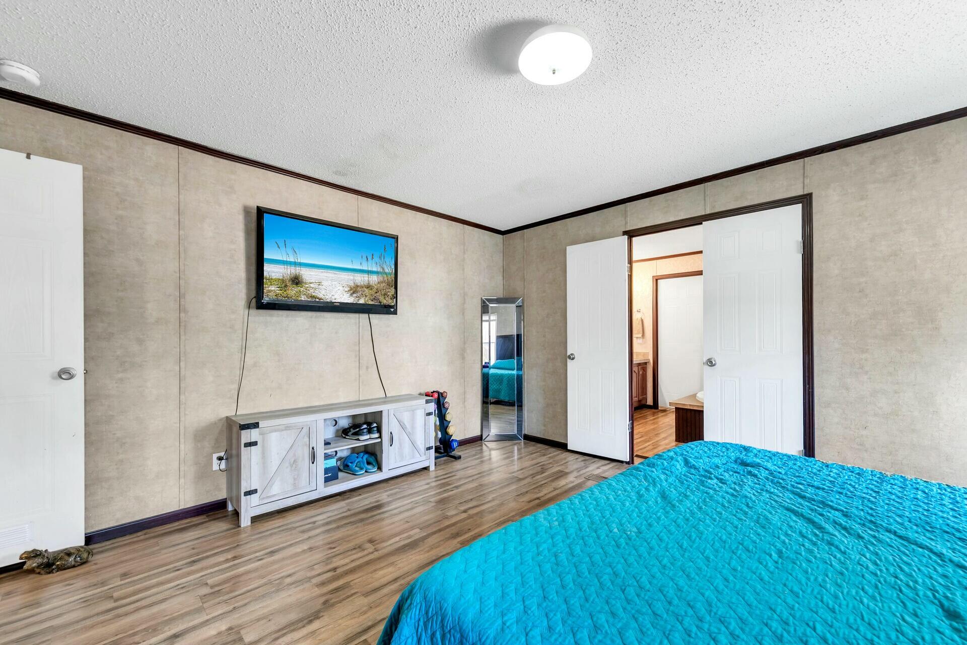 CREEKSIDE - Residential