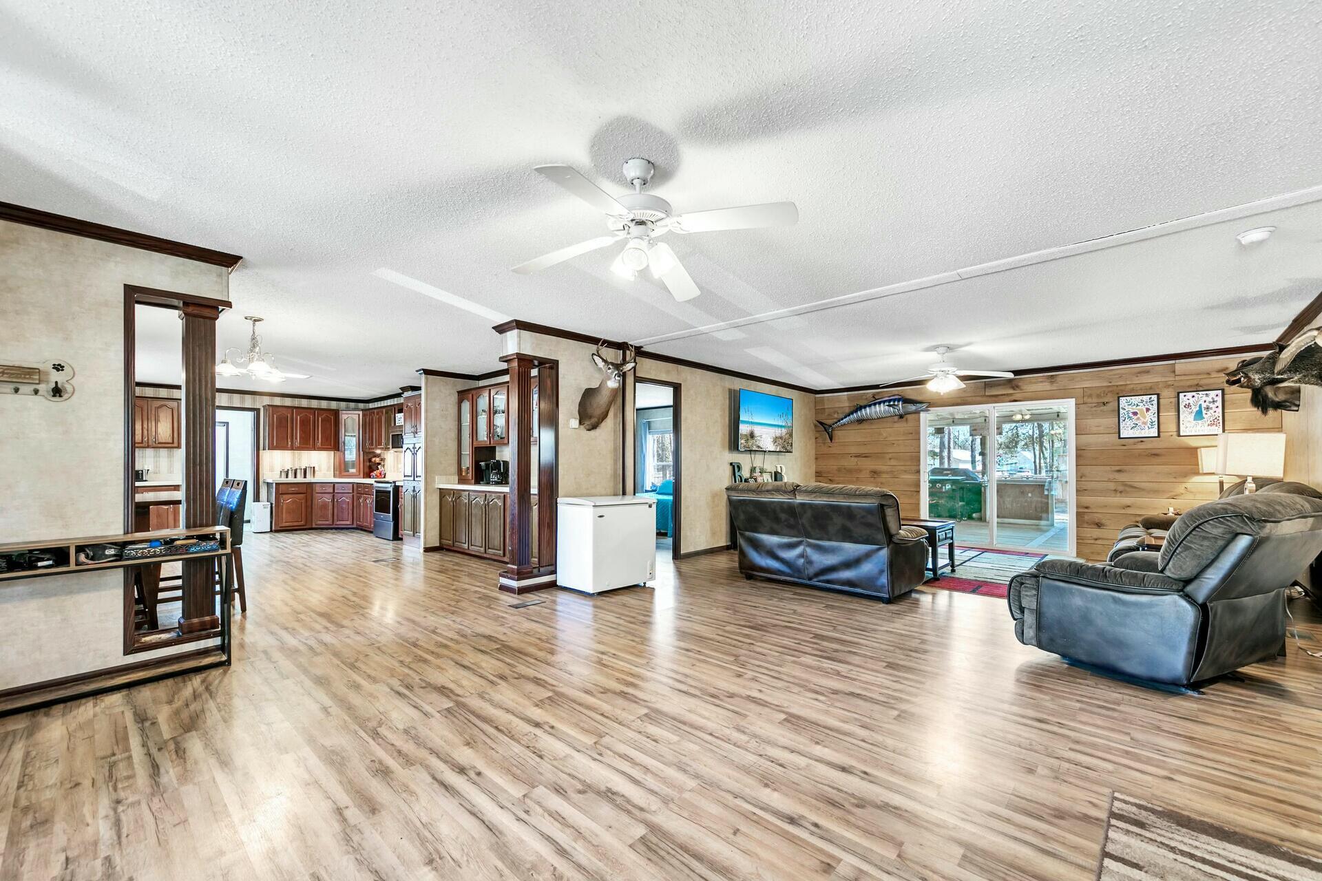 CREEKSIDE - Residential