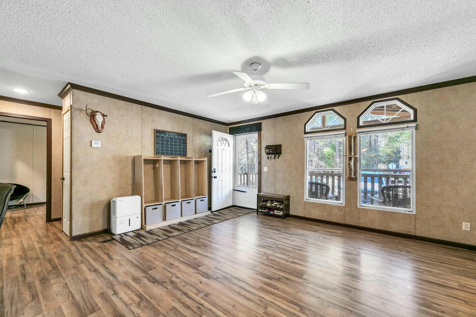 CREEKSIDE - Residential