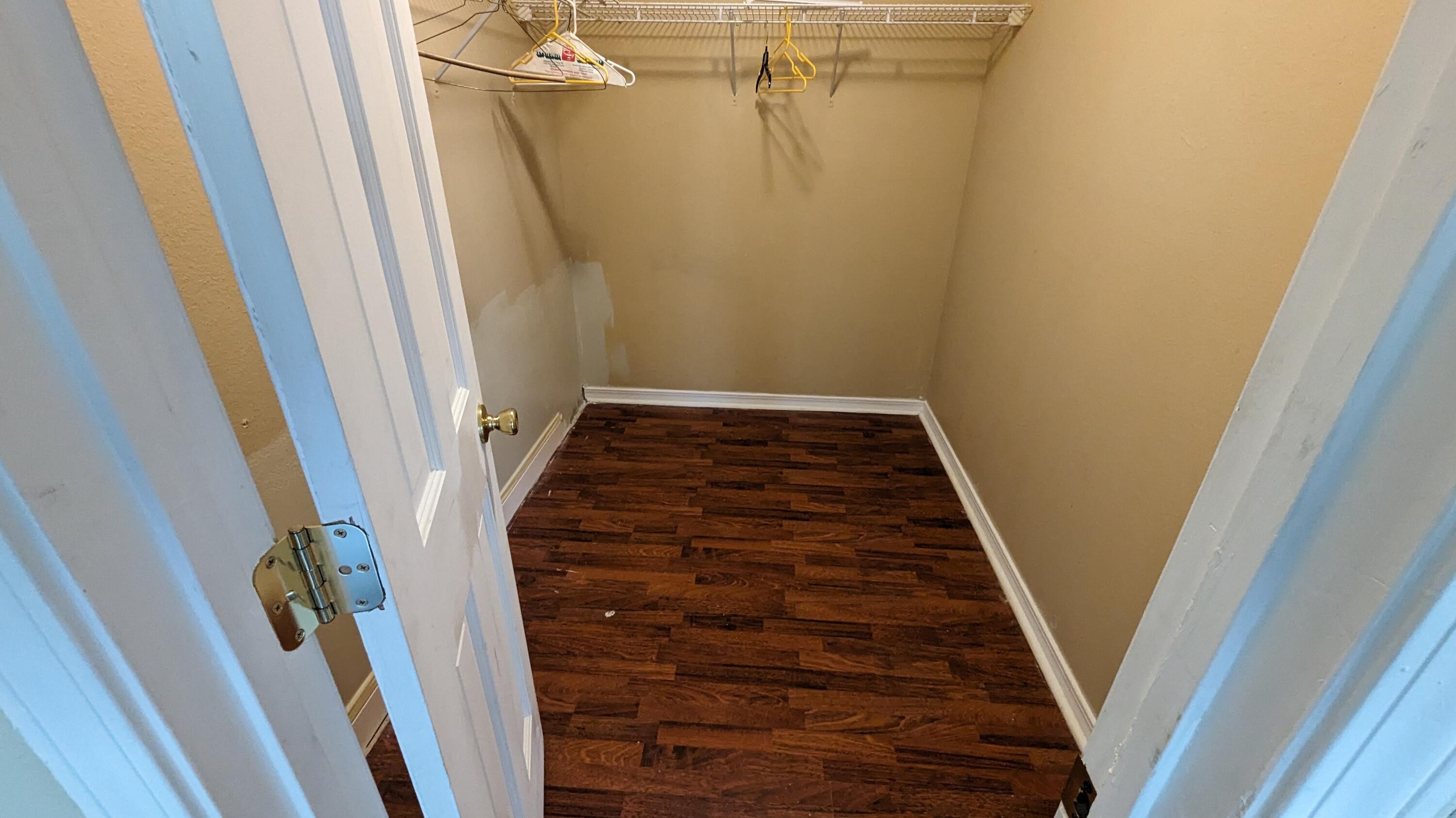 COUNTRYVIEW ESTATES 9TH ADDN - Residential