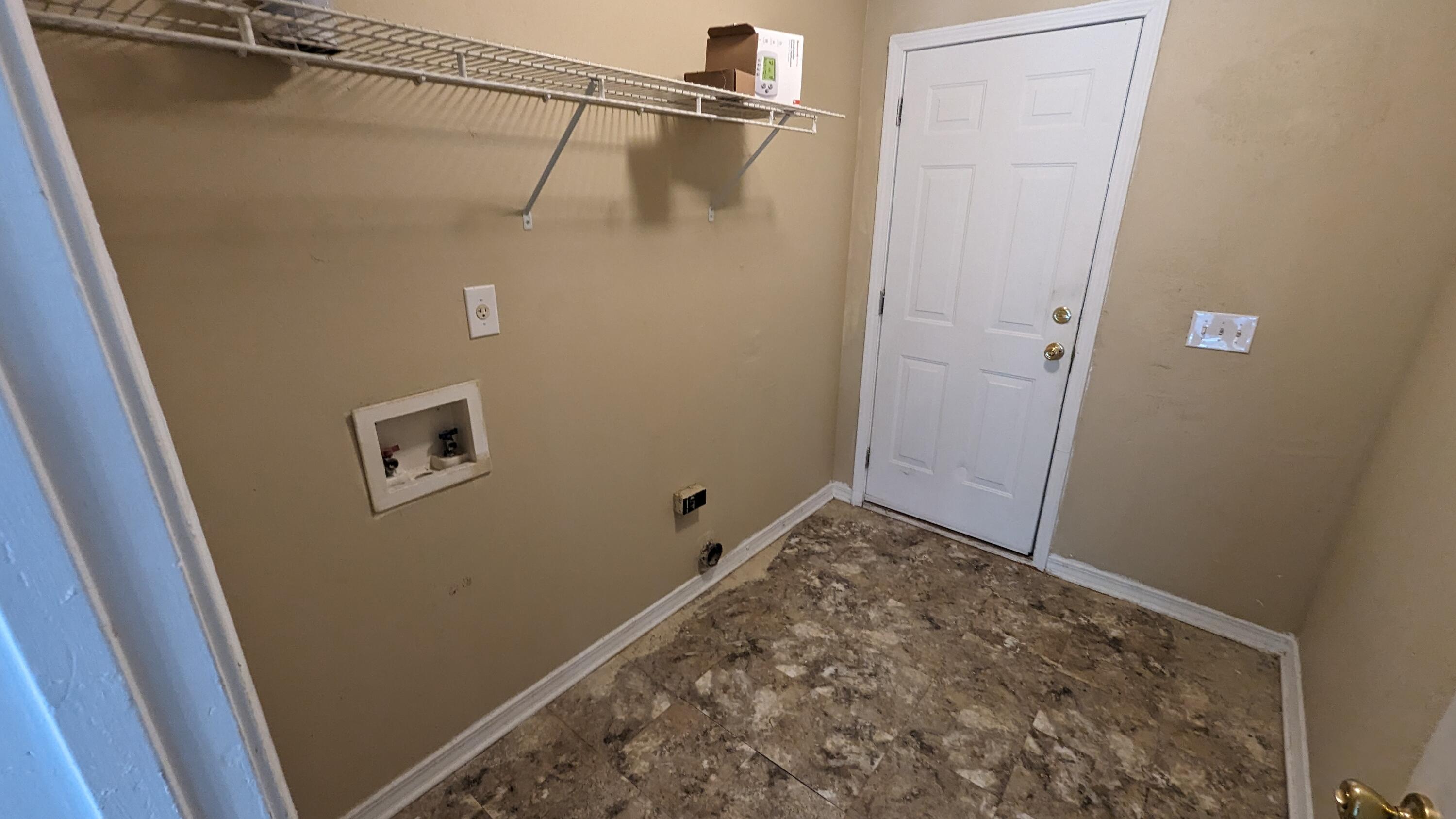 COUNTRYVIEW ESTATES 9TH ADDN - Residential