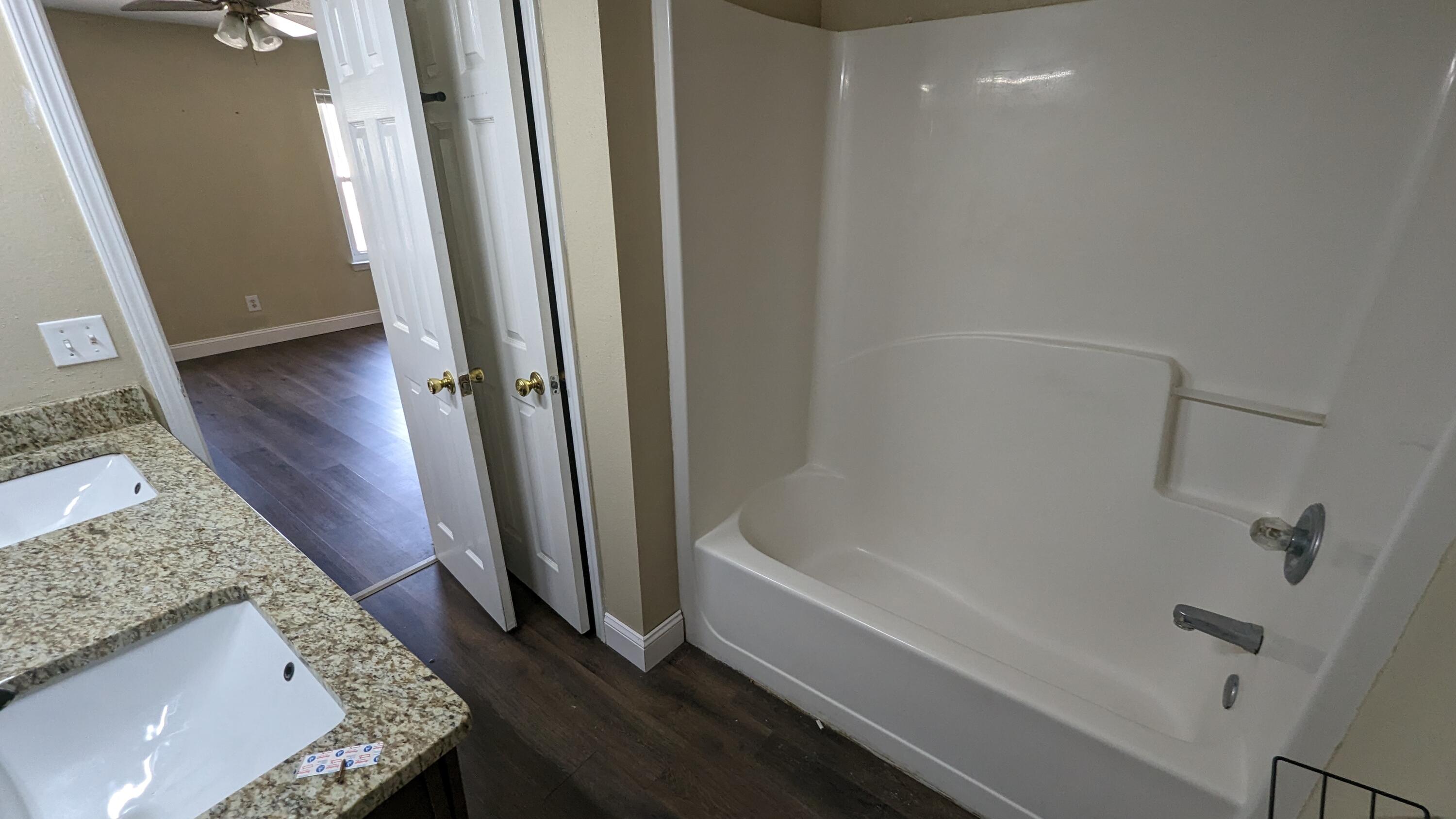 COUNTRYVIEW ESTATES 9TH ADDN - Residential