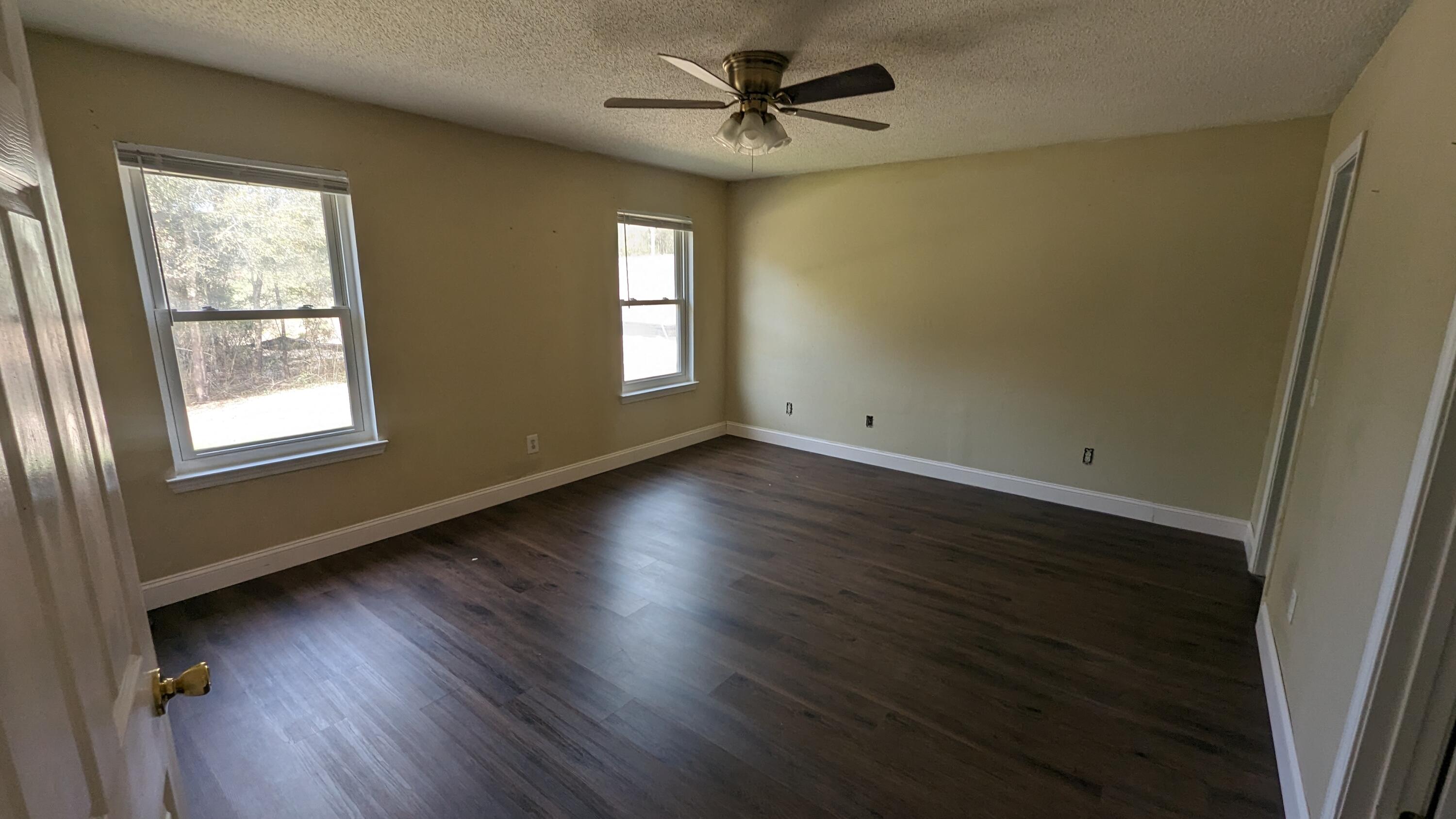 COUNTRYVIEW ESTATES 9TH ADDN - Residential