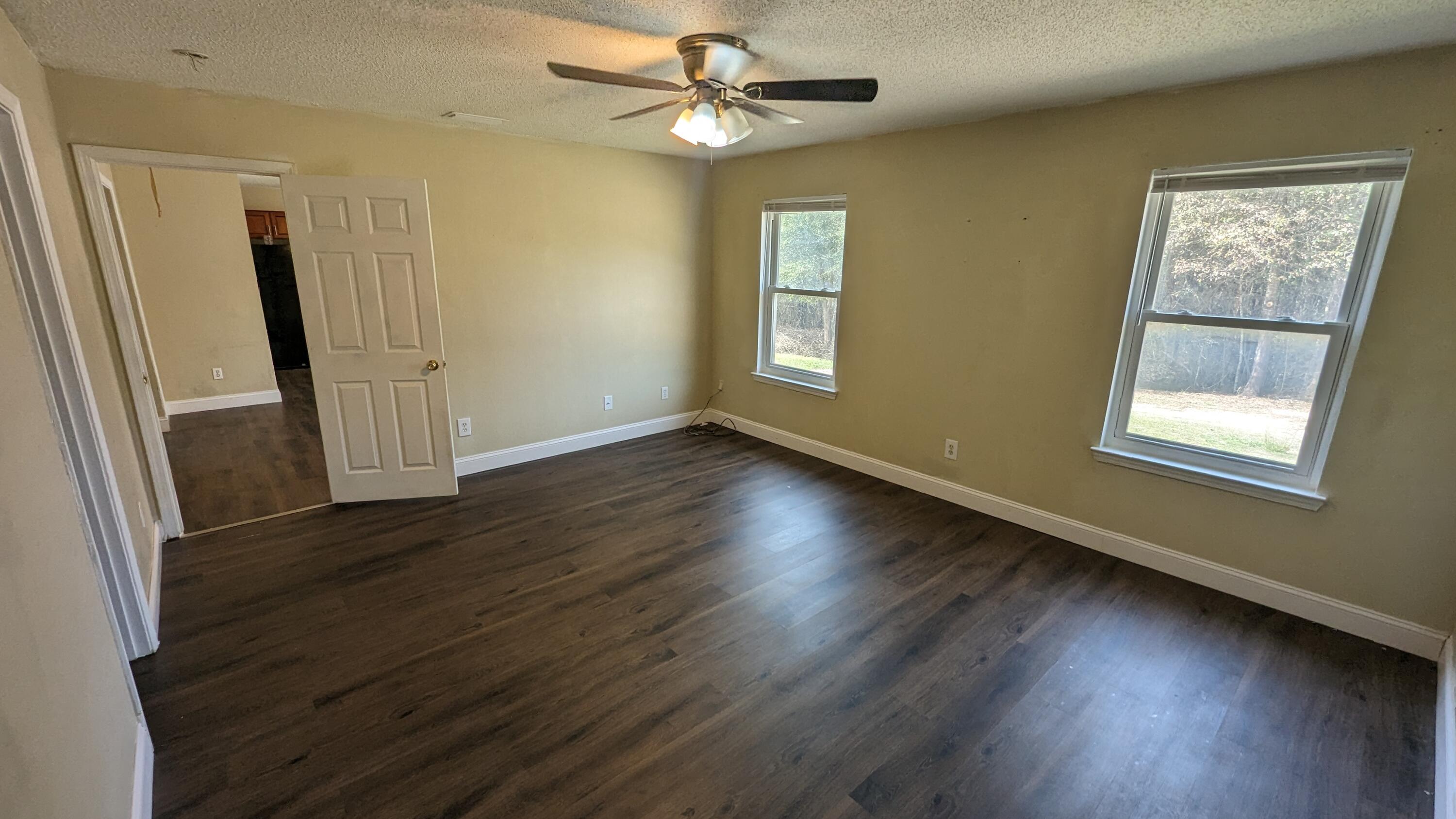 COUNTRYVIEW ESTATES 9TH ADDN - Residential