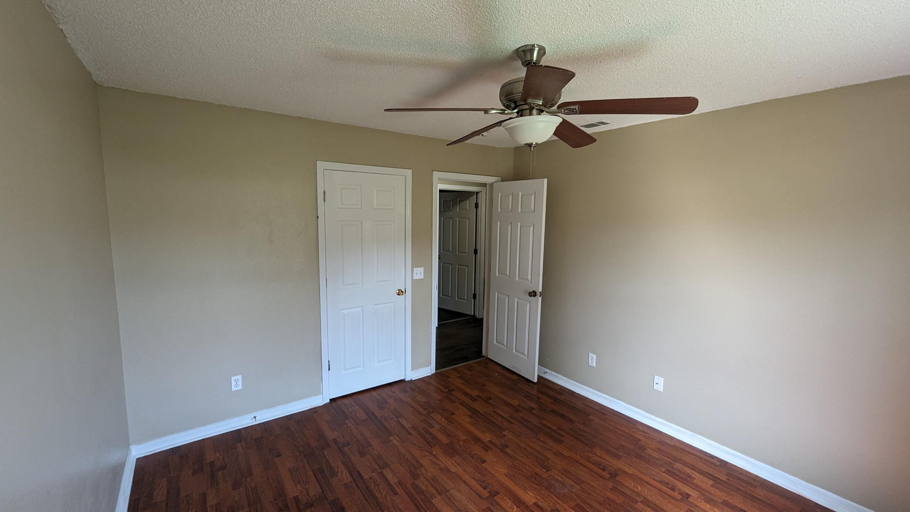 COUNTRYVIEW ESTATES 9TH ADDN - Residential