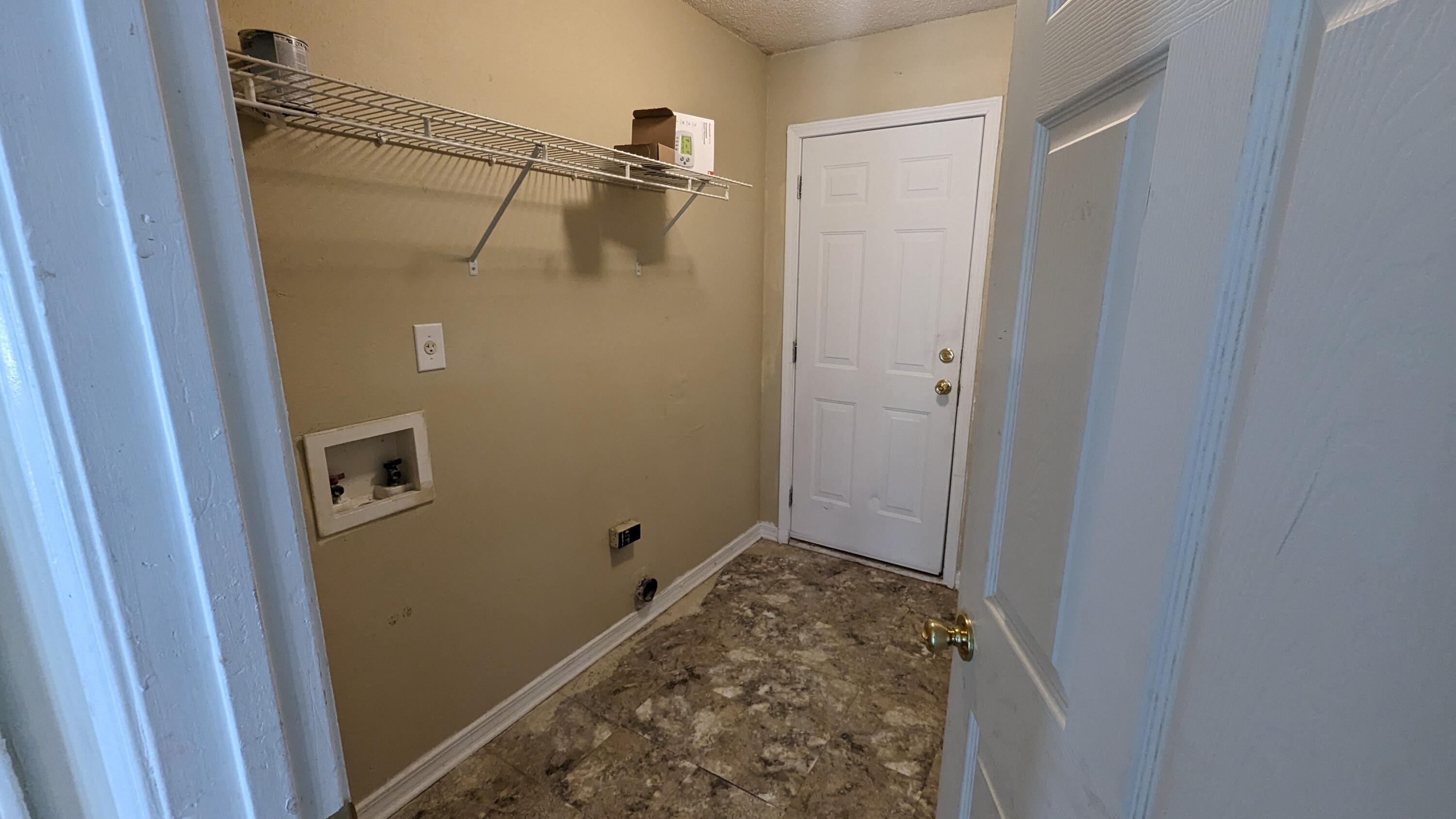 COUNTRYVIEW ESTATES 9TH ADDN - Residential