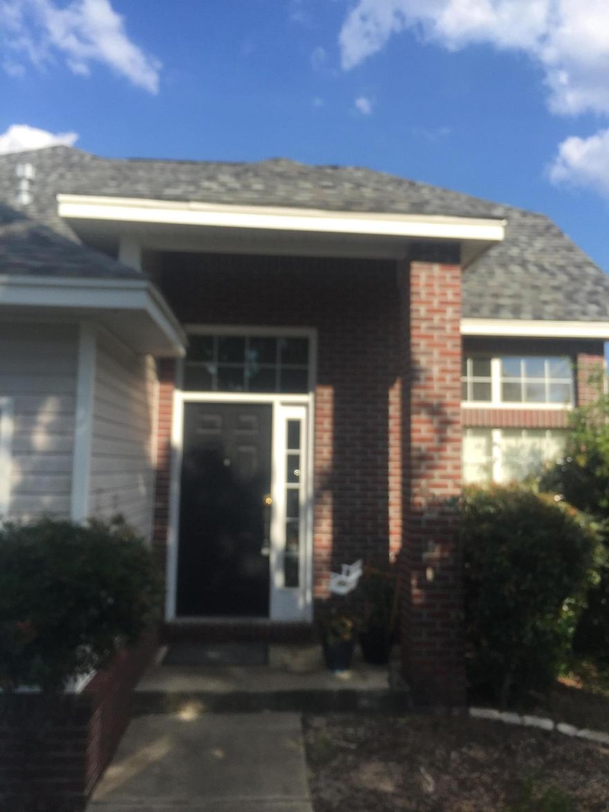 2016 NEW ROOF tucked away in a cul de sac in Ft. Walton Bch. Minutes from Walmart and Lowes. This smart floor plan starts with the master bedroom downstairs with access to outside covered porch. Large master bath with Jacuzzi and separate shower. A see through gas fireplace separates dining area from living room. 12x5 loft gives ample room for office or play area. Great air conditon storage area upstairs, and must to see easy to show