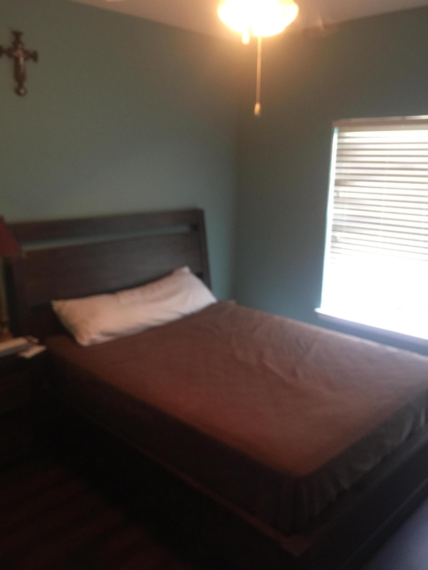 Roanoke Village 1st addition lot 7 - Residential