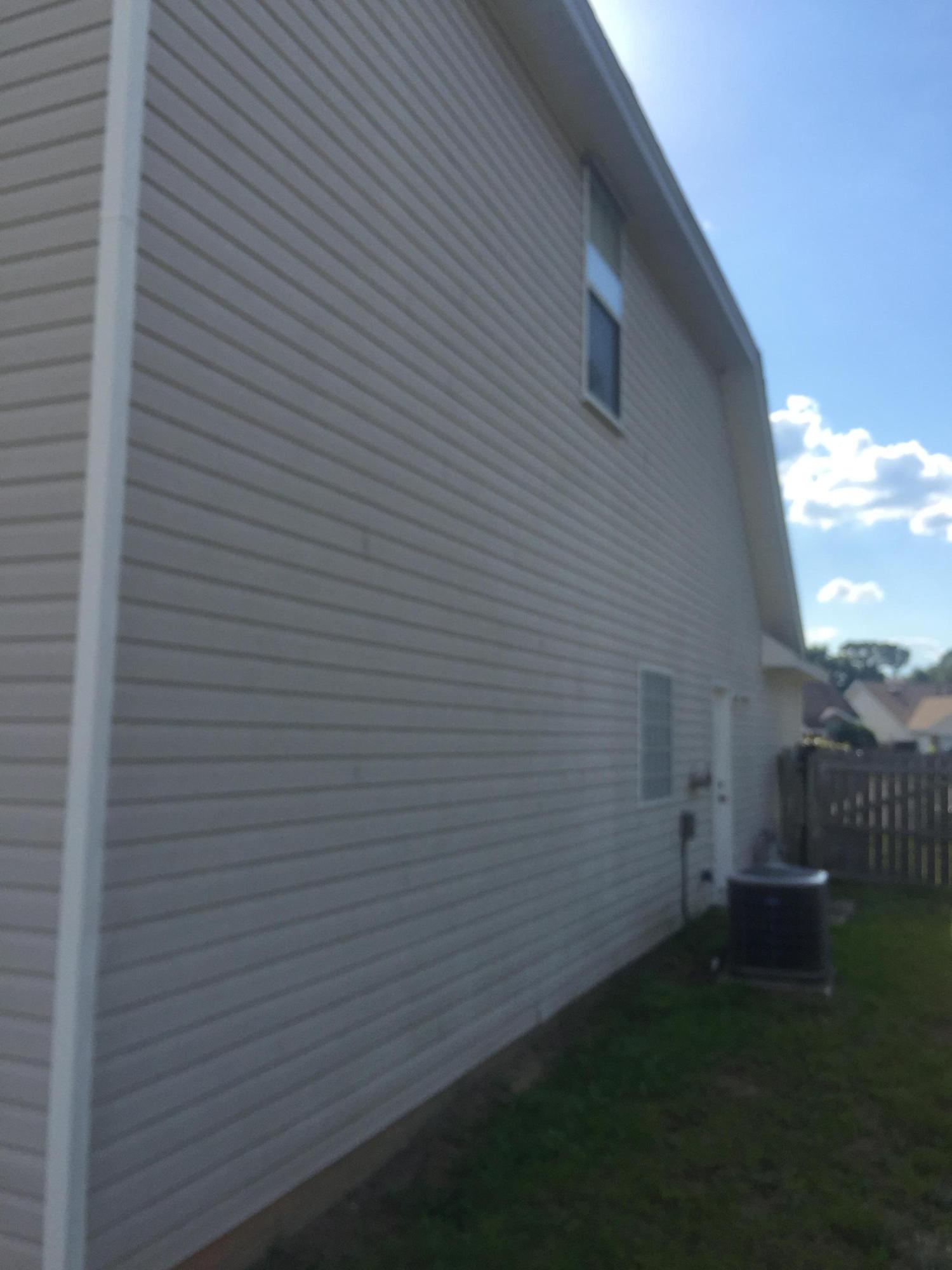 Roanoke Village 1st addition lot 7 - Residential