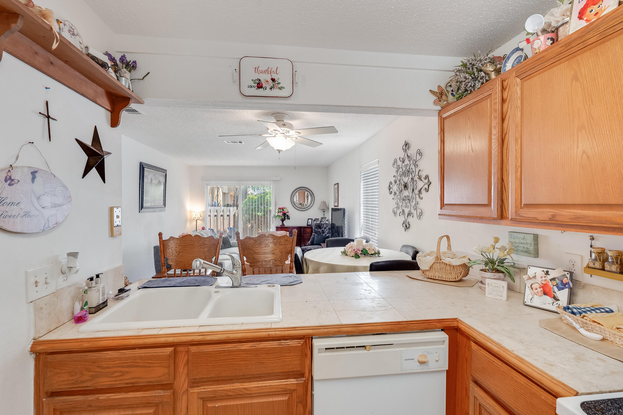 ISLAND WIND CONDO - Residential