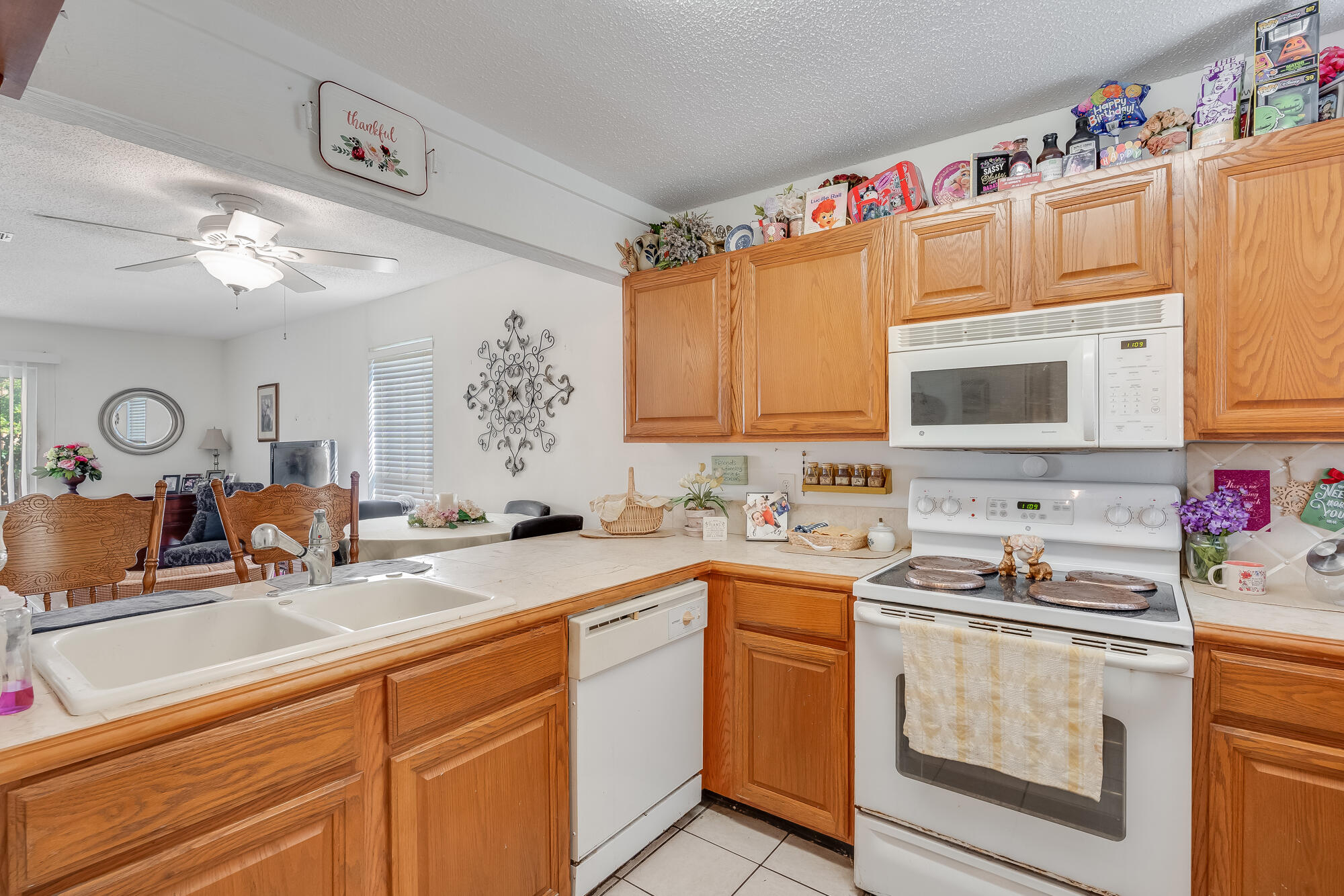 ISLAND WIND CONDO - Residential