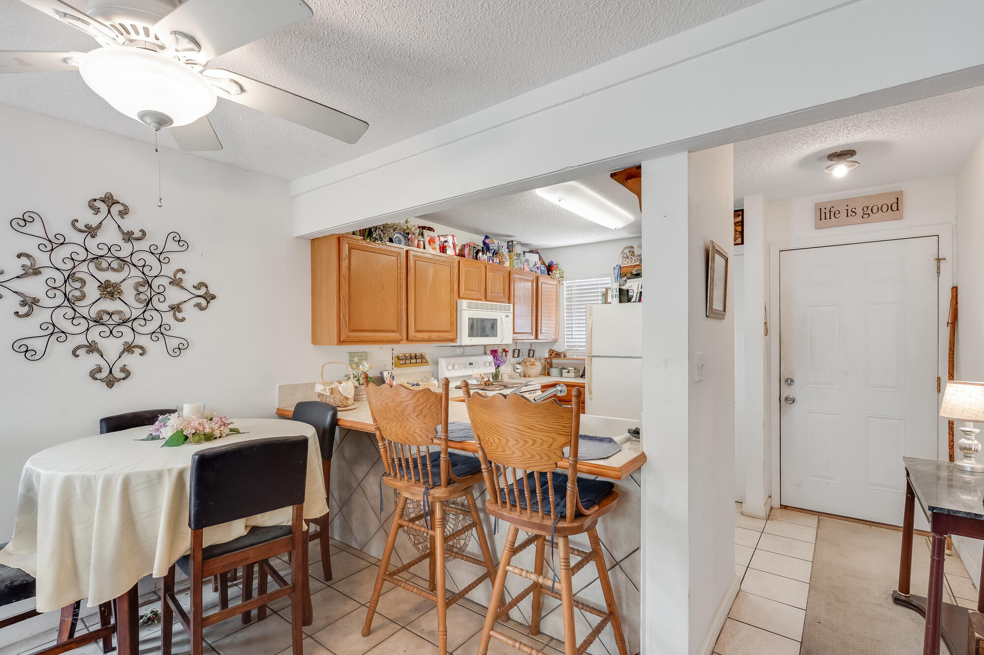 ISLAND WIND CONDO - Residential