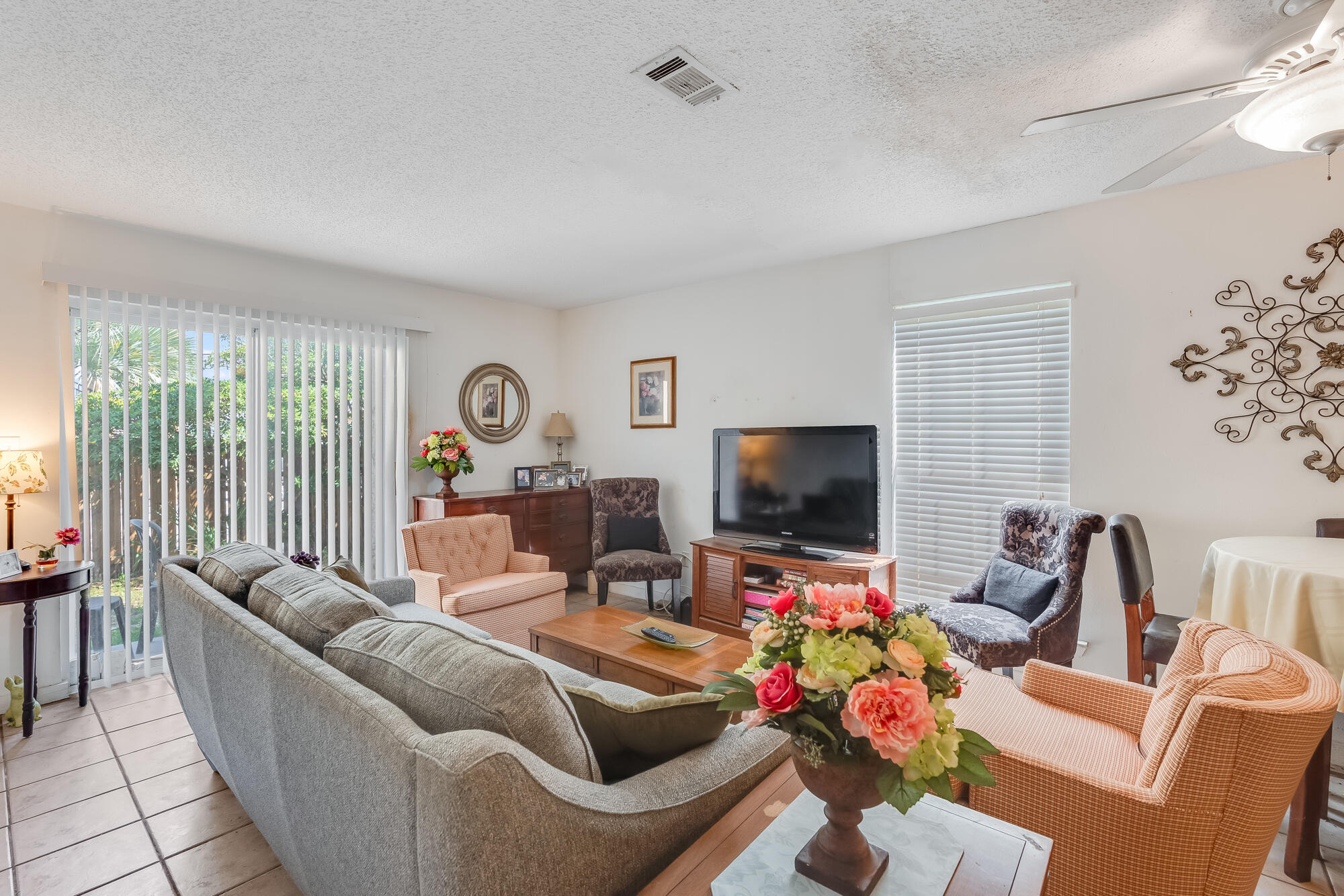 ISLAND WIND CONDO - Residential