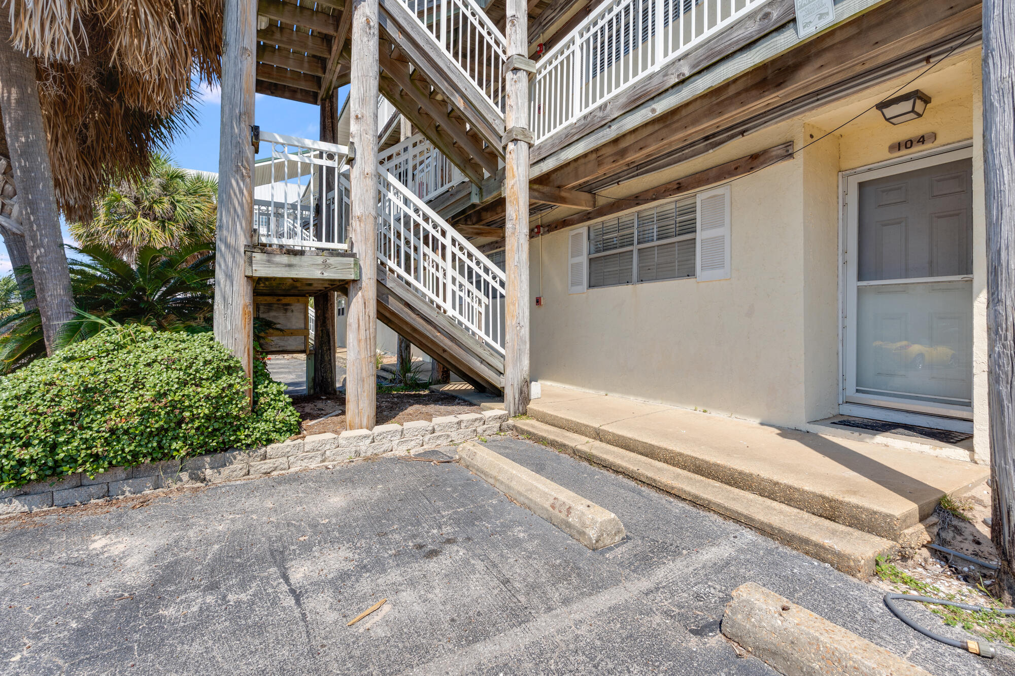 ISLAND WIND CONDO - Residential