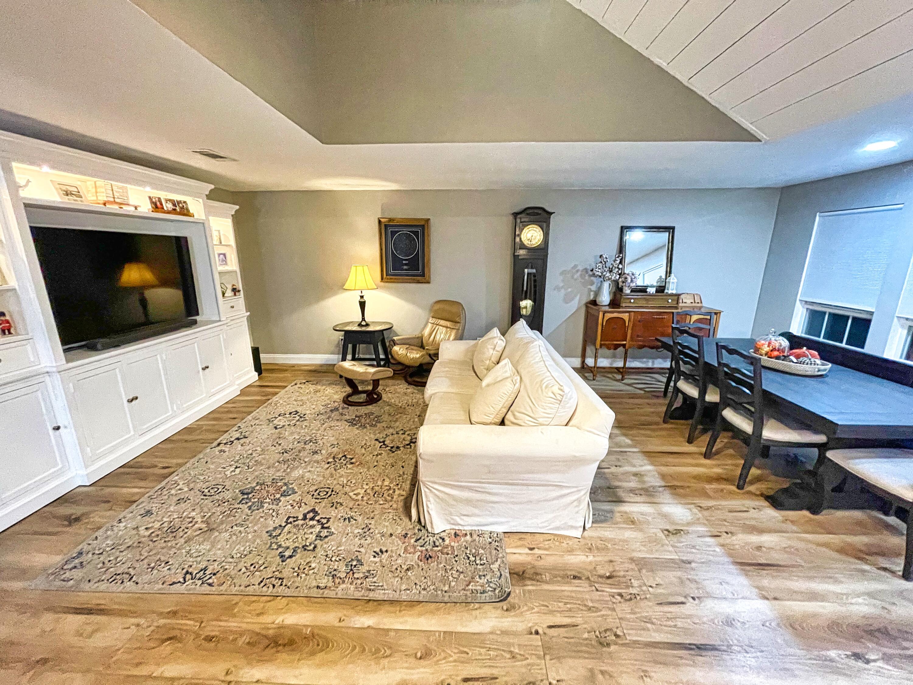 MOSSY OAKS - Residential