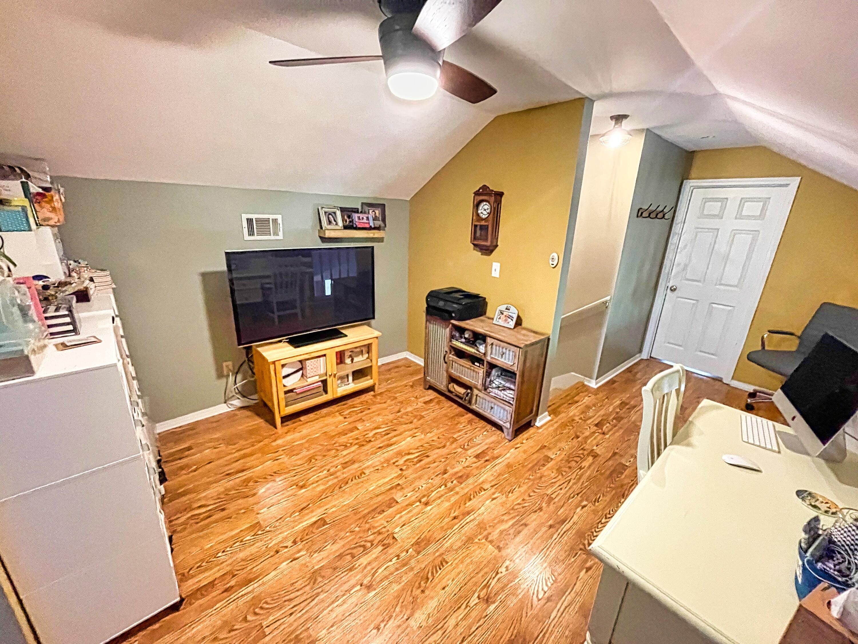 MOSSY OAKS - Residential