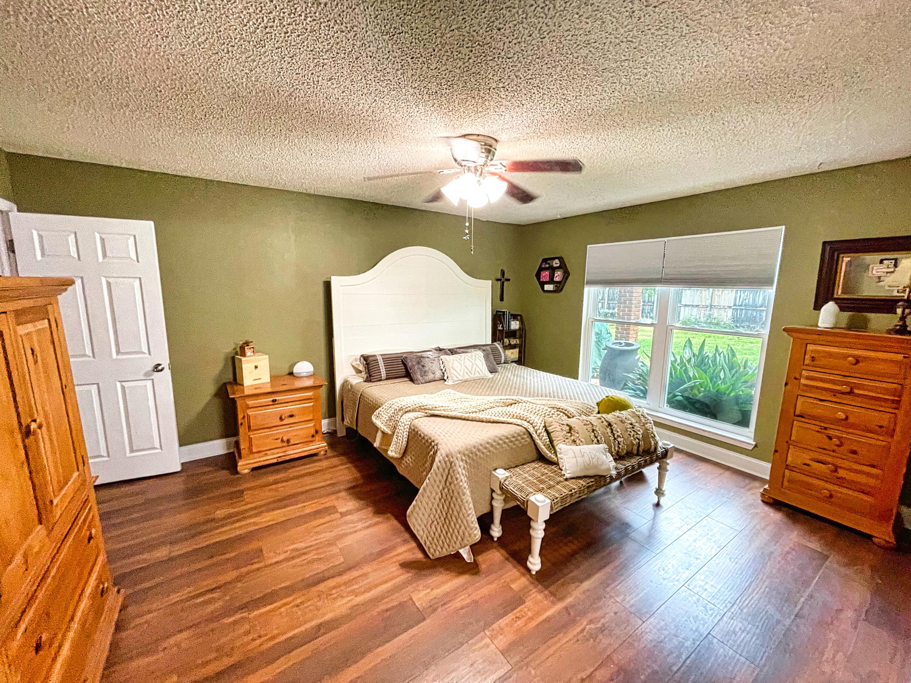 MOSSY OAKS - Residential