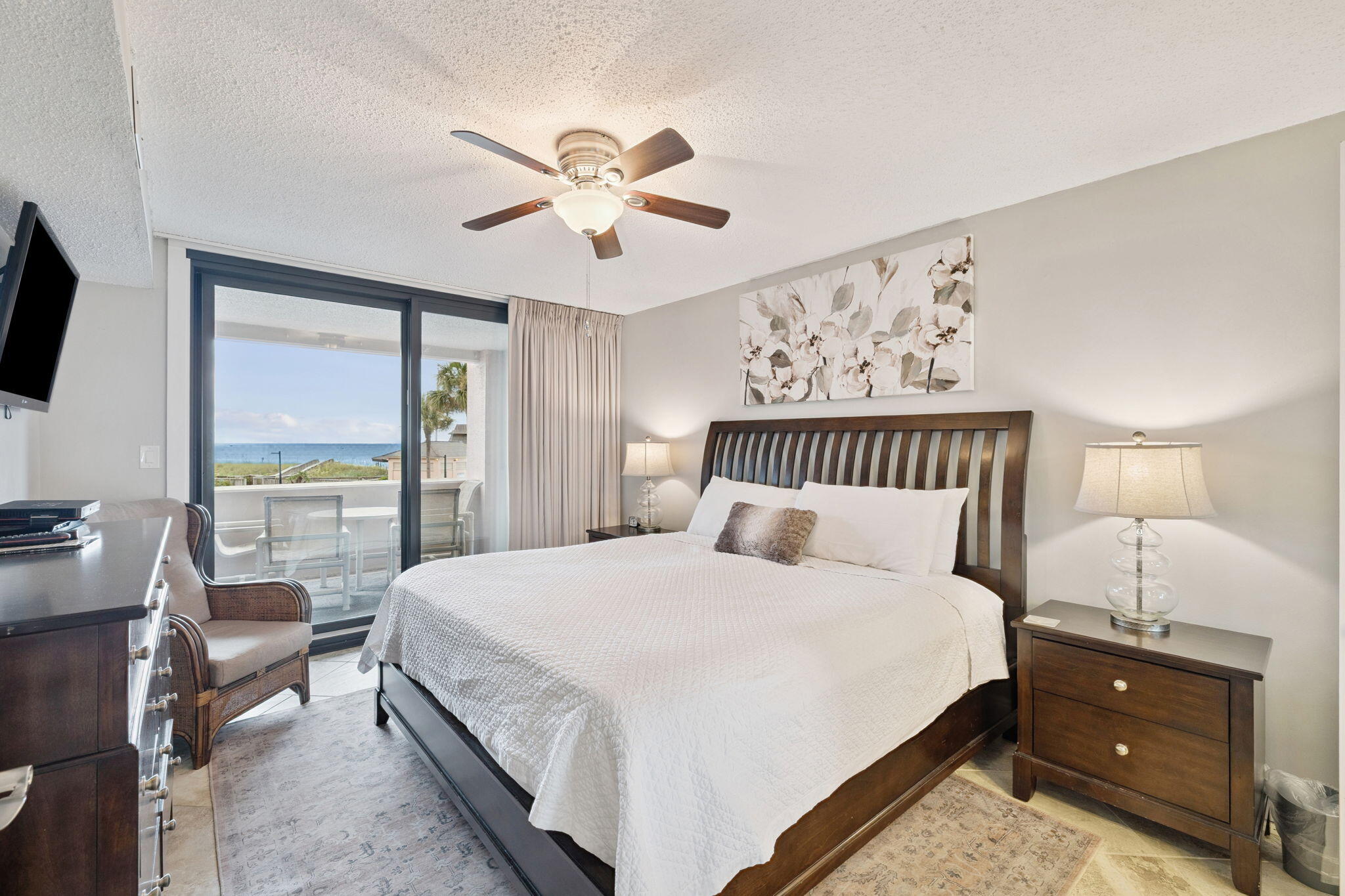 Jetty East Condominium - Residential