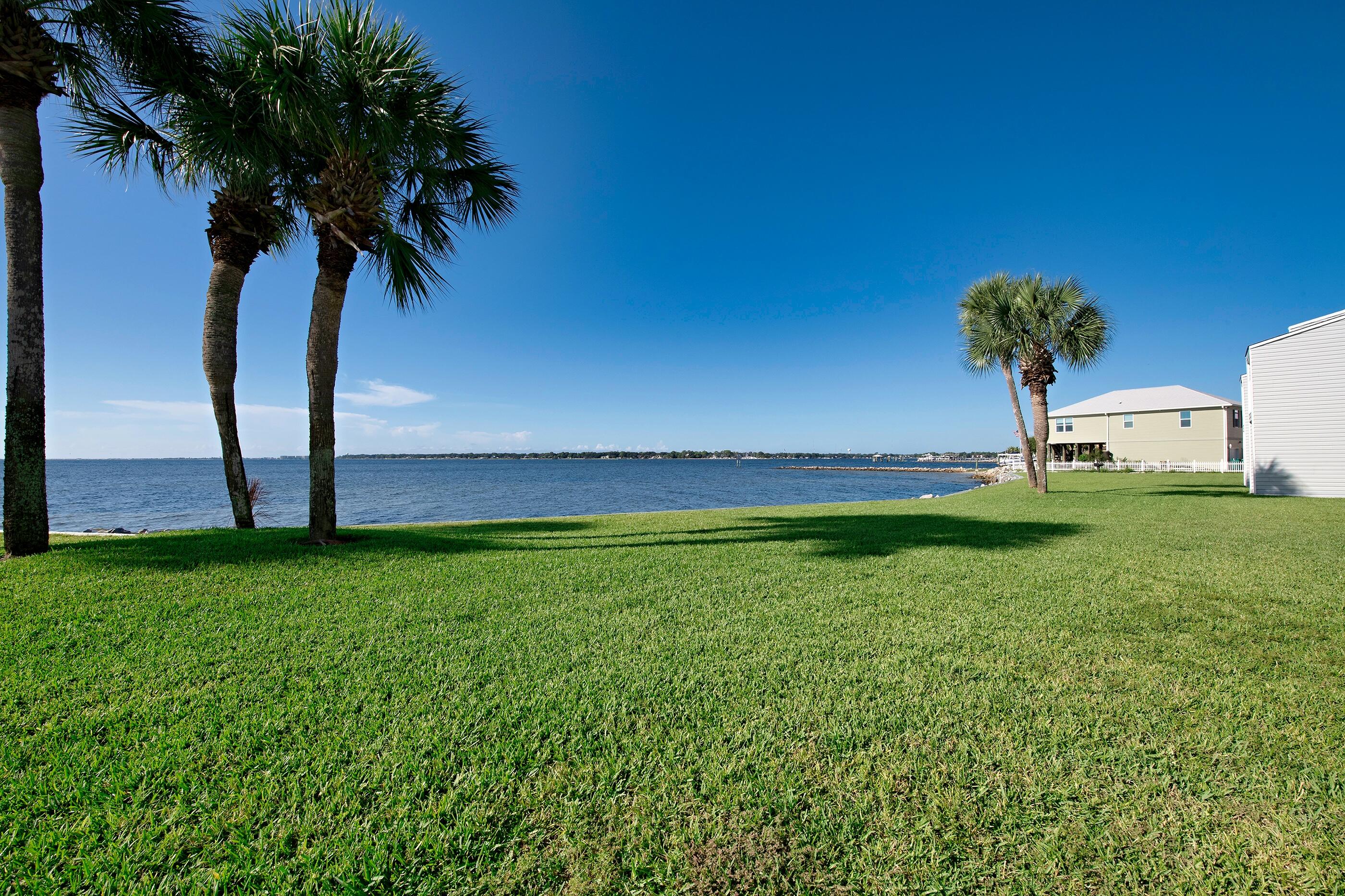 FINISTERRA CONDO - Residential