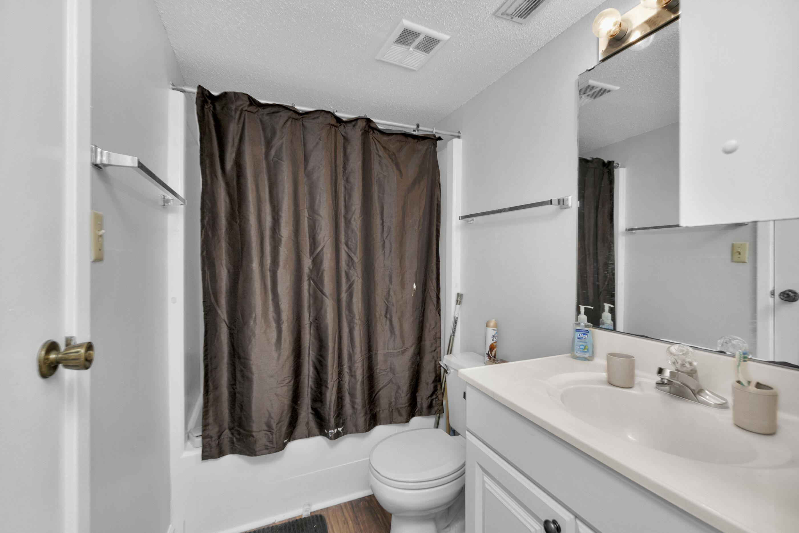 FINISTERRA CONDO - Residential