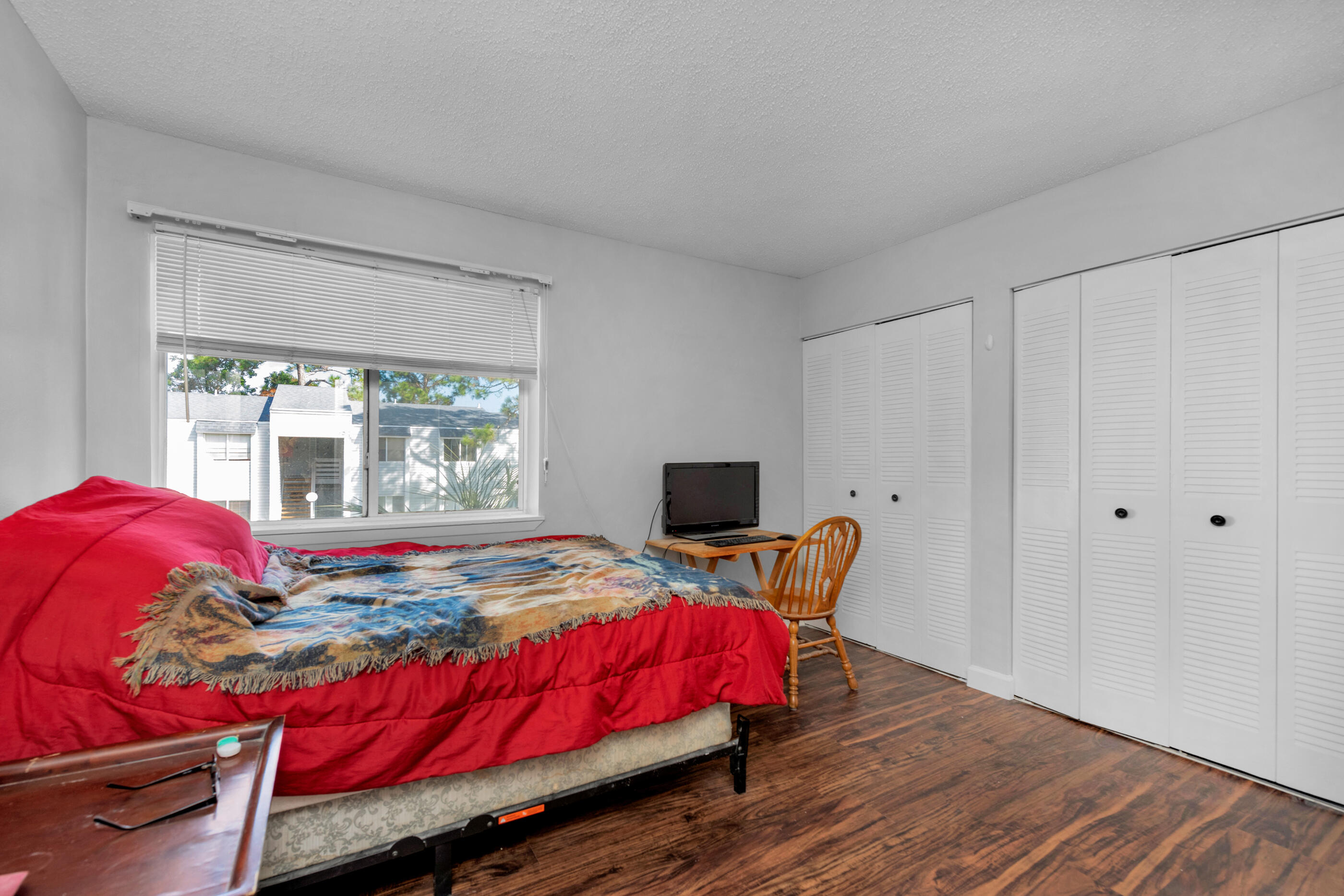 FINISTERRA CONDO - Residential