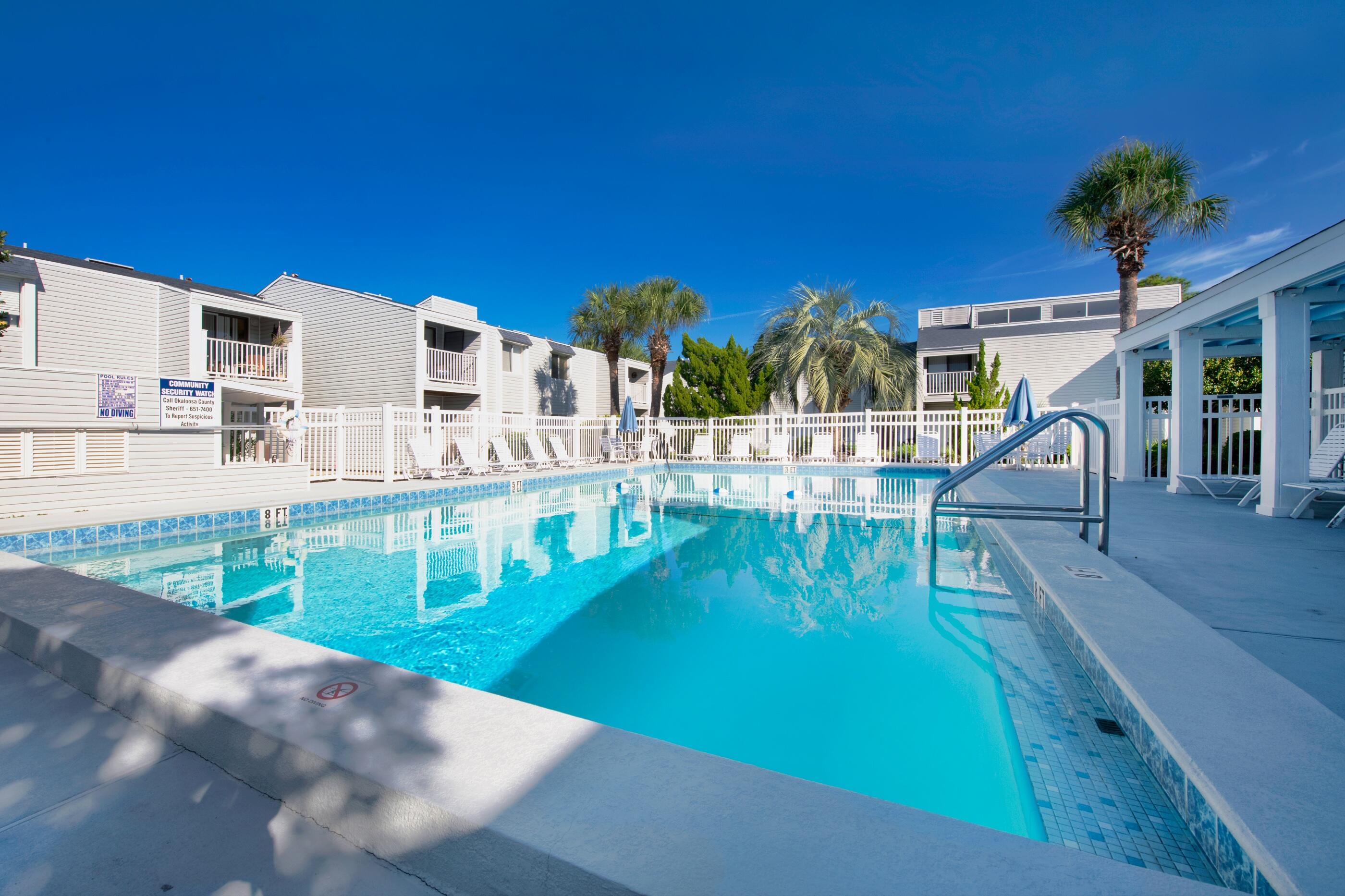 FINISTERRA CONDO - Residential