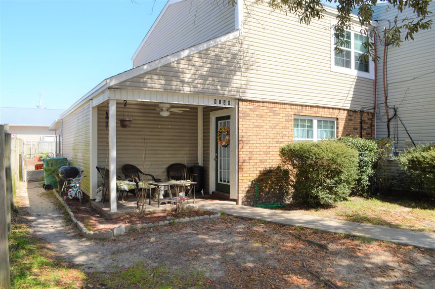 End unit 3 bed 2 bath updated town home! New roof 2016, new windows 2016, updated kitchen with butcher block countertops, new cabinets and appliances 2016. Wood look tile floors installed and carpets replaced 2016. New Florida room added on and still under warranty. Updated bathrooms 2016 with new toilets, tubs, sinks and fixtures. New water heater 2017. This town home is in the ideal location. A quick drive to beautiful Navarre beach, shopping, dining and schools. Just a quick 2 minutue walk to a public Navarre Park with a kayak and paddleboard launch. Seller is offering a 1 year home warranty.