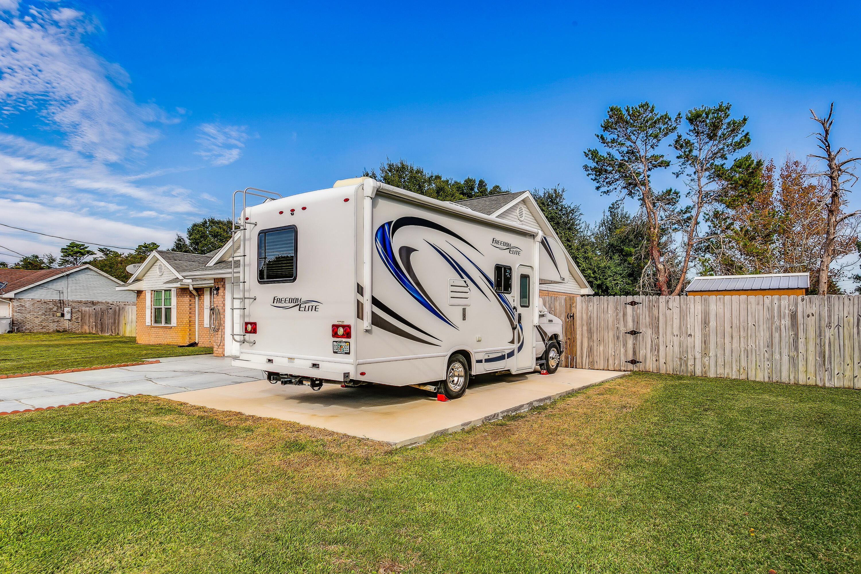 LIVE OAK - Residential