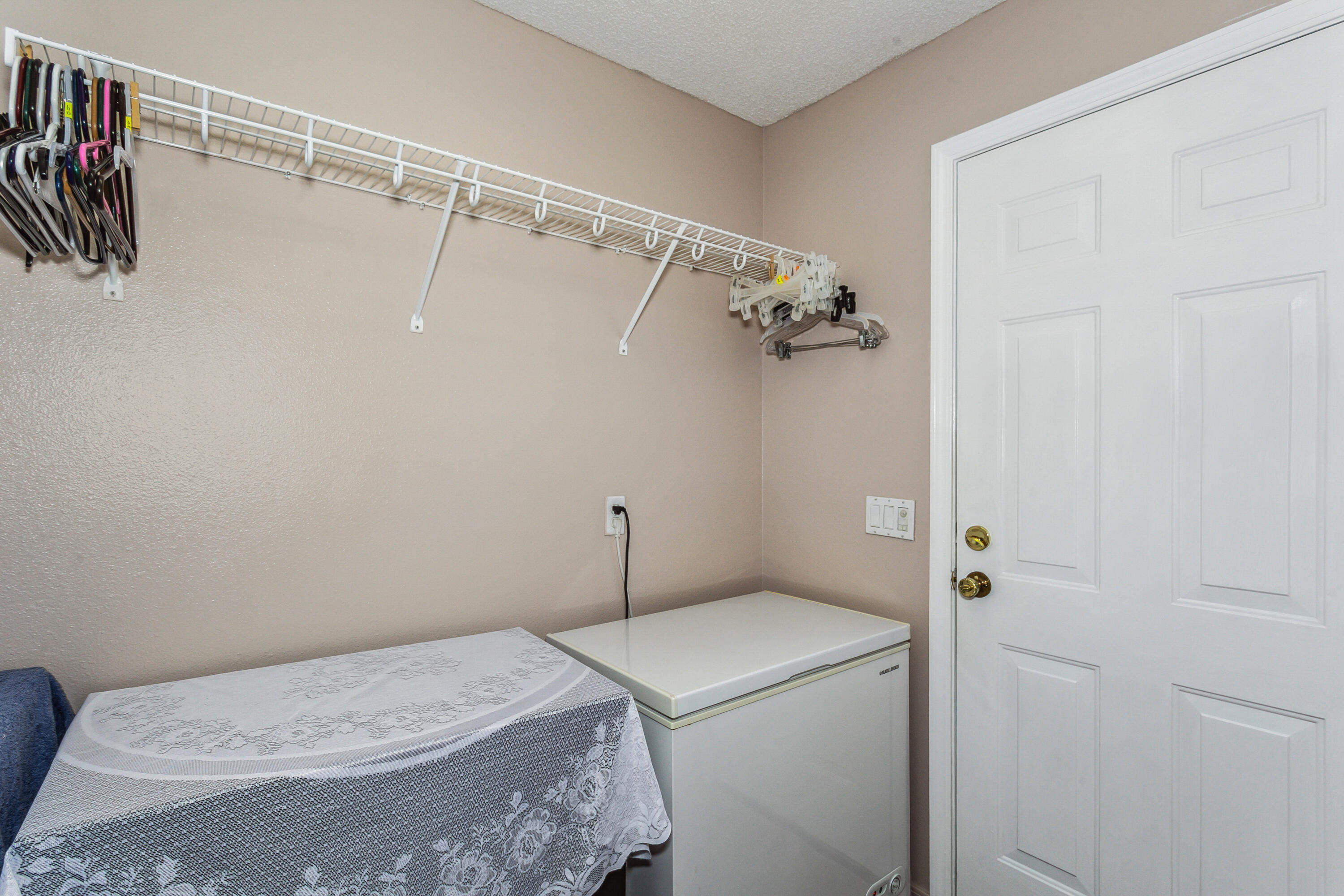 LIVE OAK - Residential