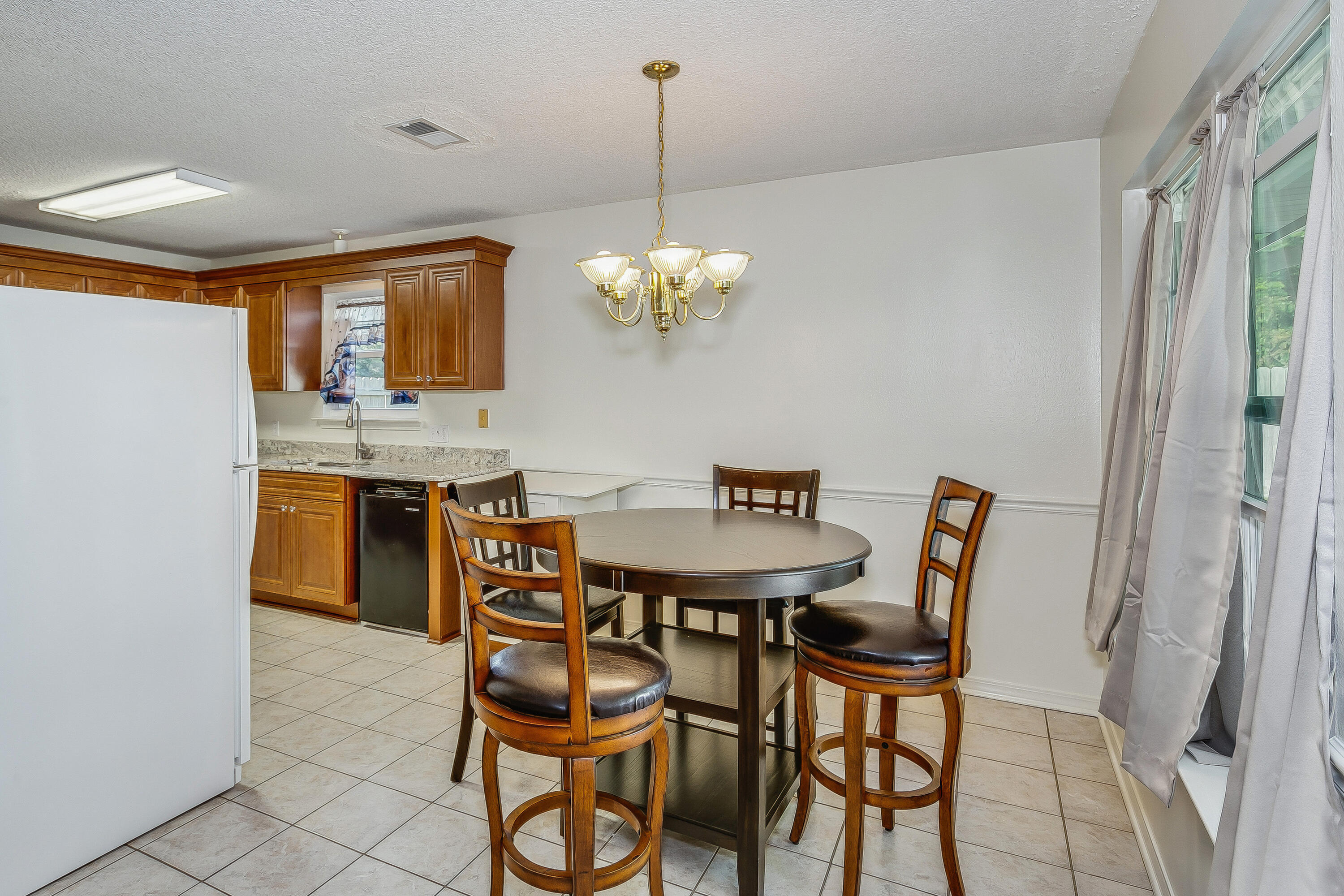 LIVE OAK - Residential