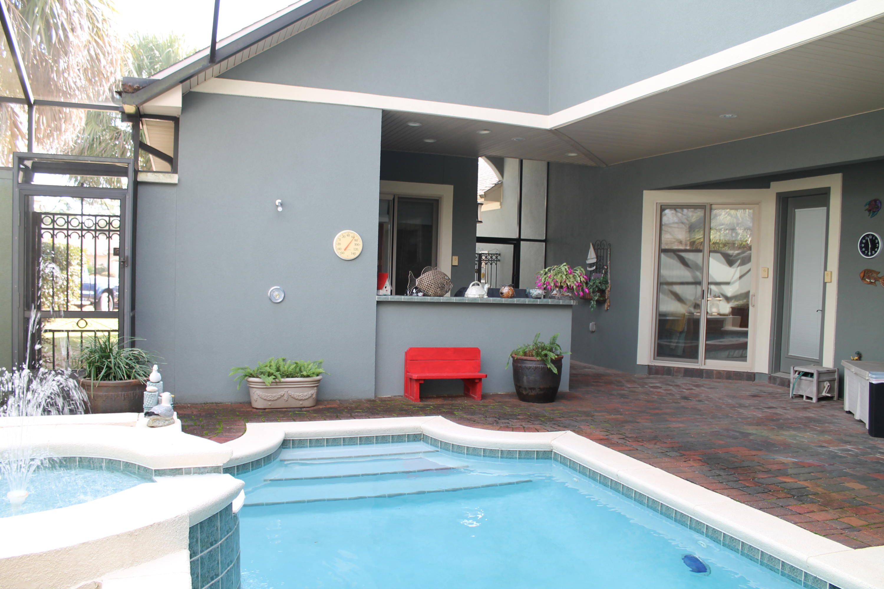 CHARDONNAY ESTATES - Residential