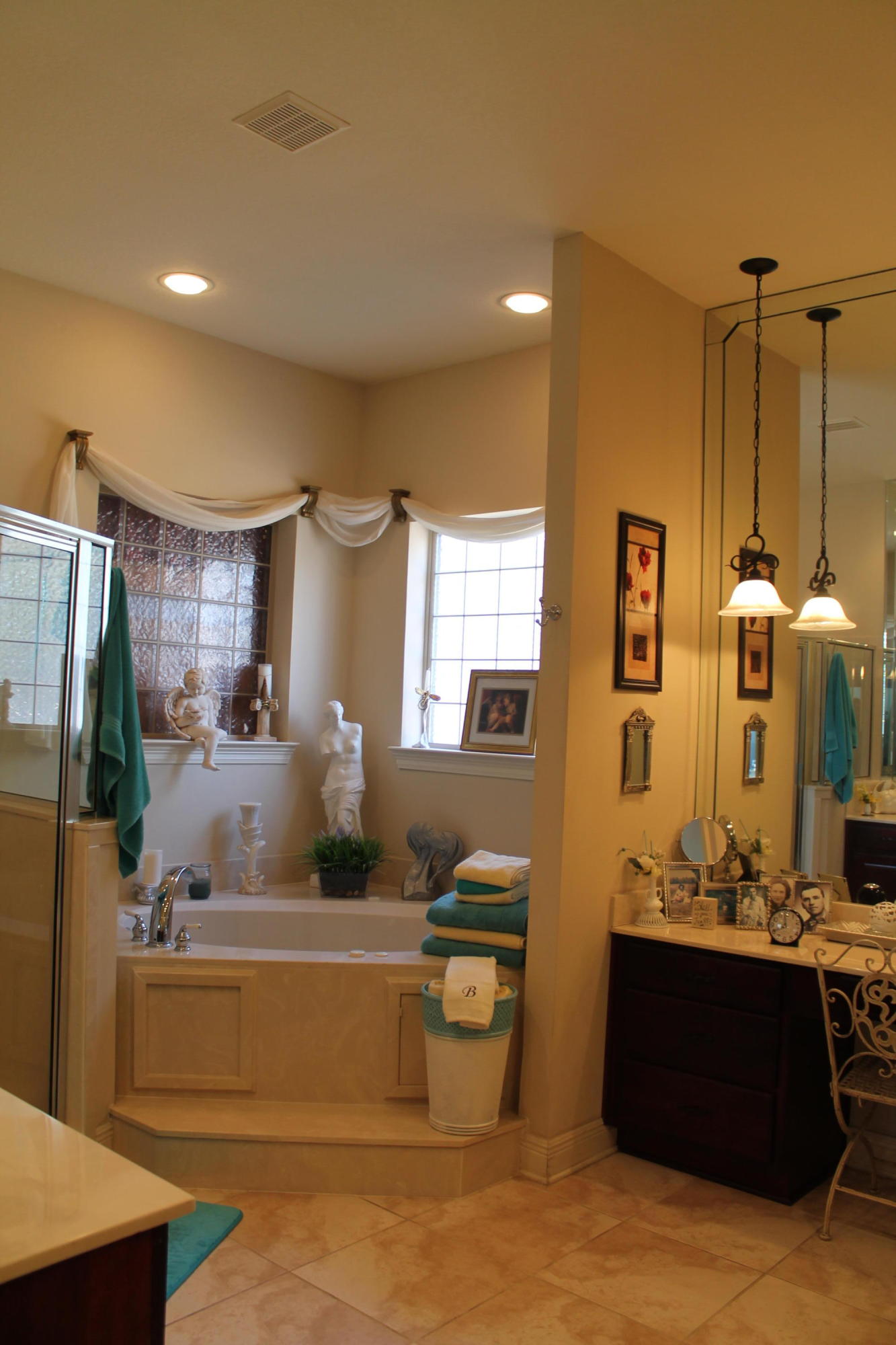 CHARDONNAY ESTATES - Residential