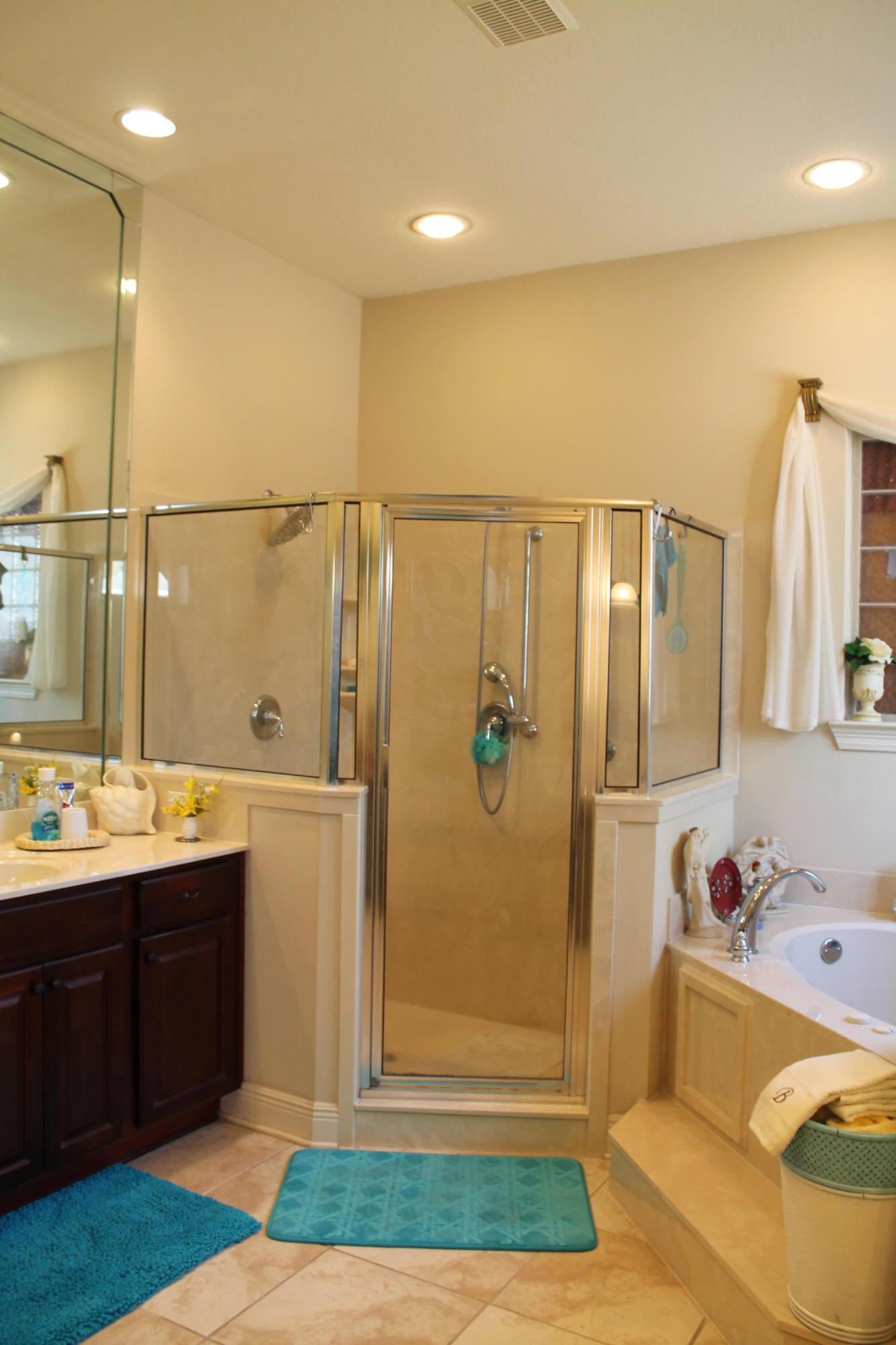 CHARDONNAY ESTATES - Residential