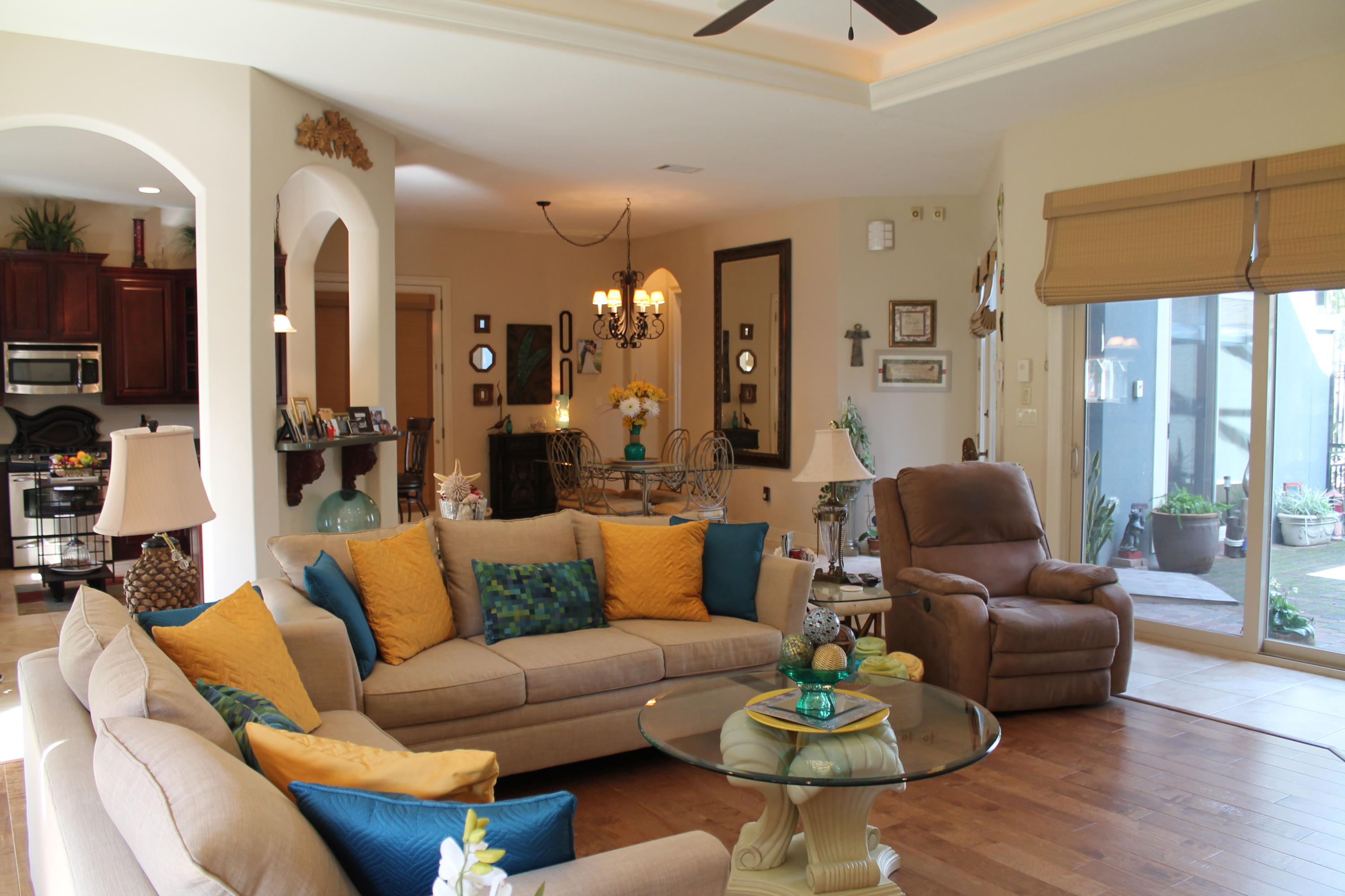 CHARDONNAY ESTATES - Residential