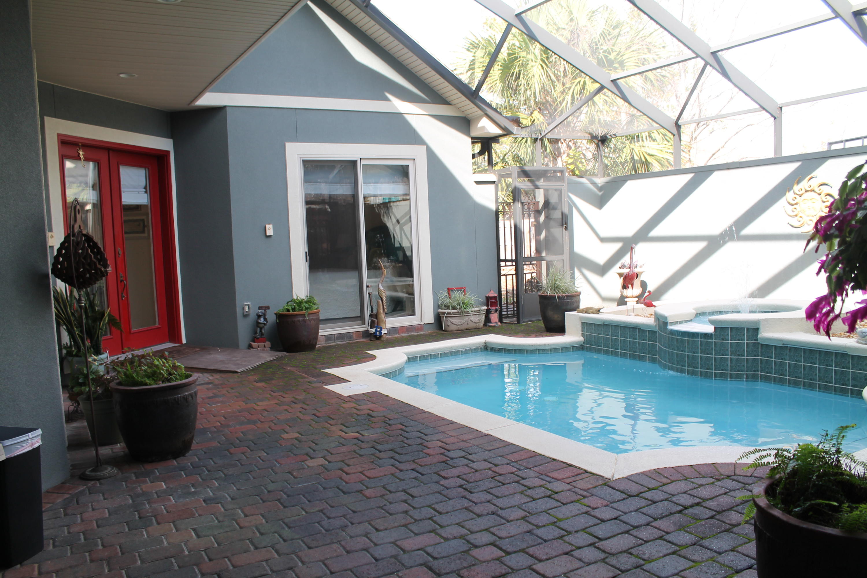 CHARDONNAY ESTATES - Residential