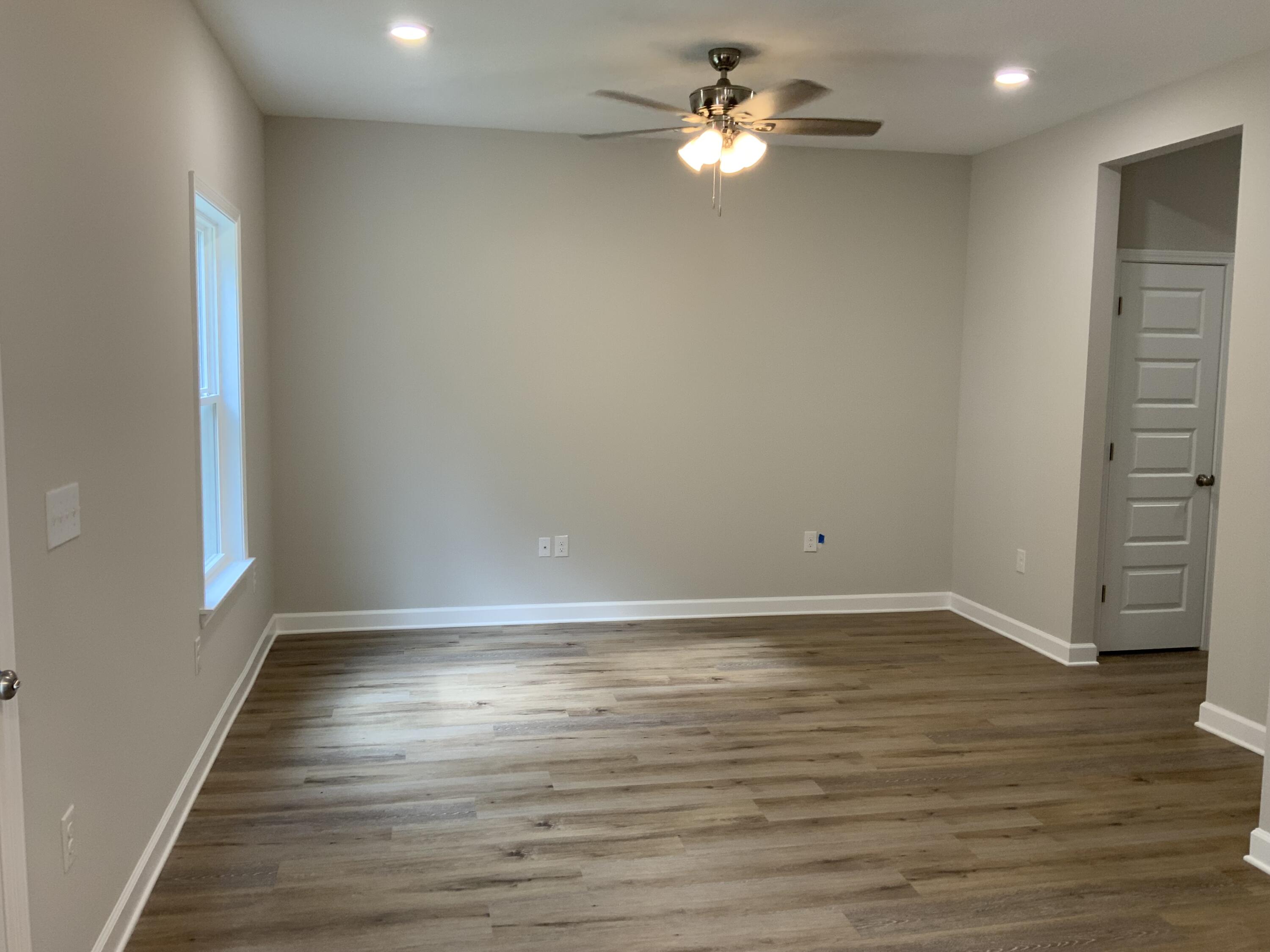 LAUREL OAKS S/D - Residential