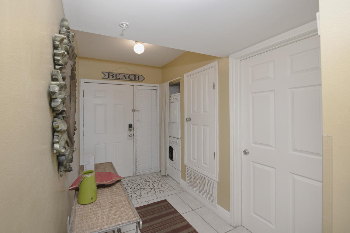 EMERALD TOWERS WEST CONDO - Residential