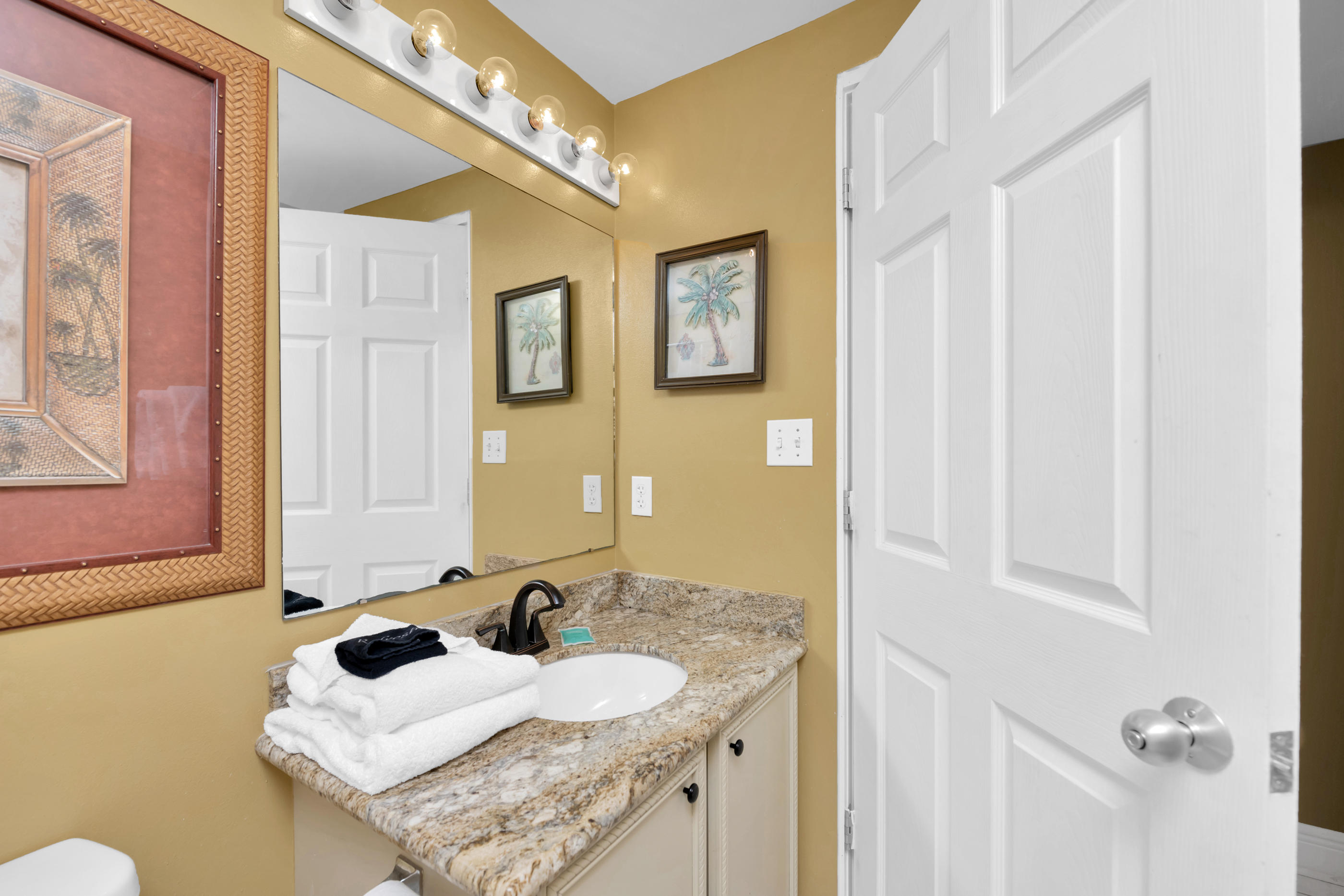 EMERALD TOWERS WEST CONDO - Residential