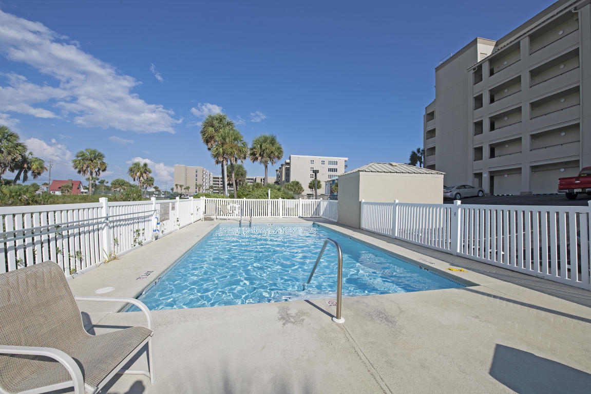 EMERALD TOWERS WEST CONDO - Residential