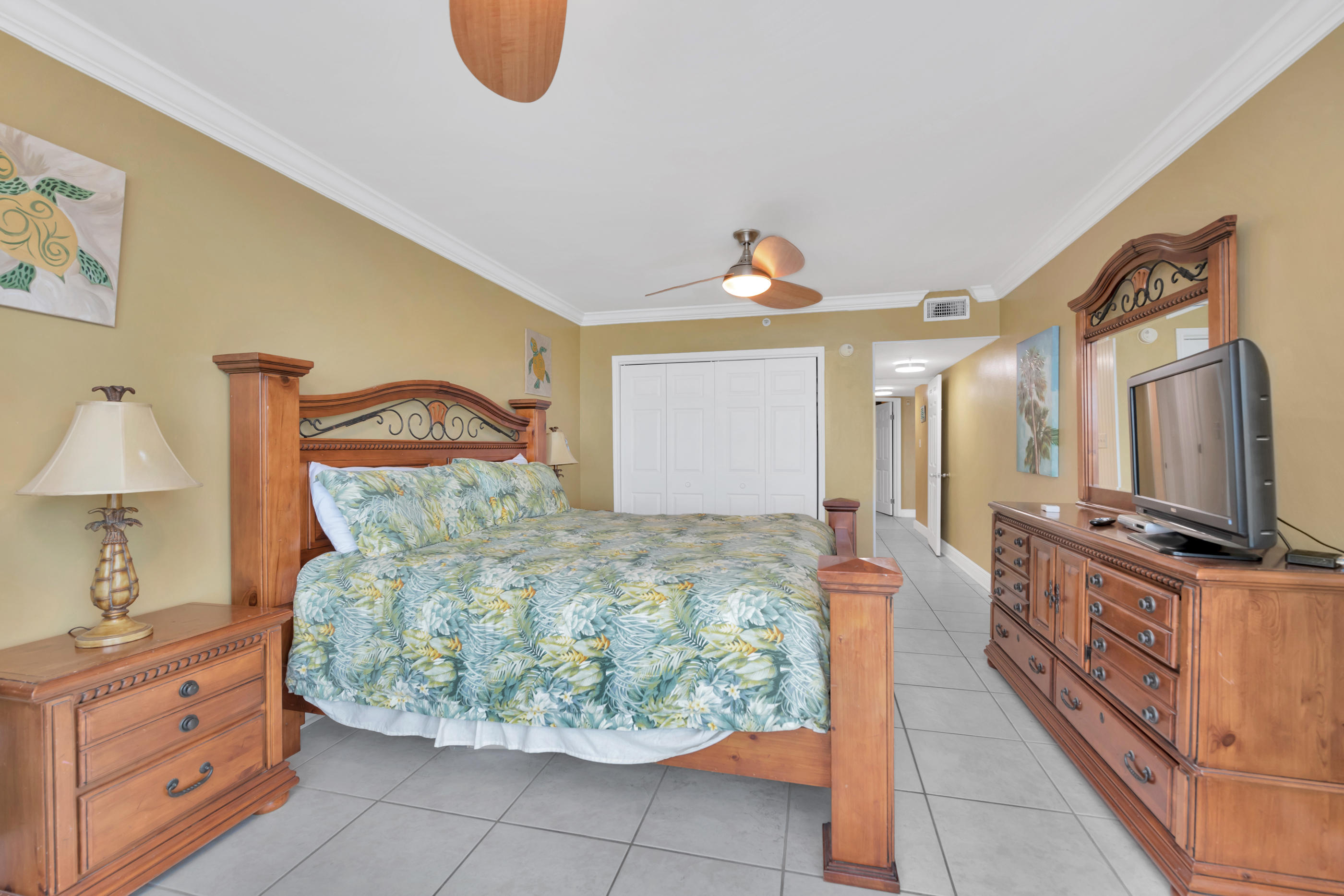 EMERALD TOWERS WEST CONDO - Residential